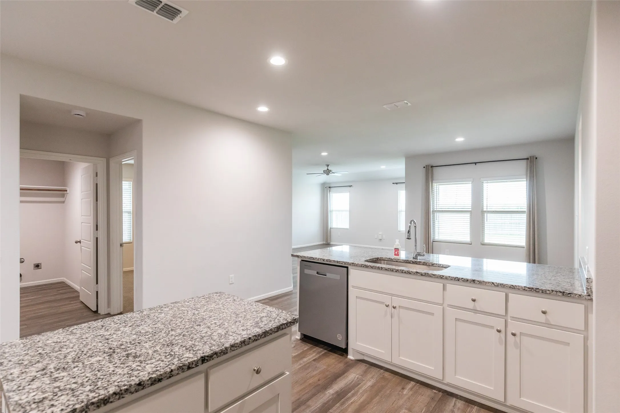 Single Family Residence For Rent in Taylor County , 3009 Spring Break Drive, Abilene, Texas 79606, 5 Bedroom, 2 Bathroom, 2 Garage spaces, 1,947 Sqft, built in 2023, mls#21309976, Real Estate Agent in Abilene, Homes For Rent in Taylor county, Homes For Rent in Abilene, Realtor in Abilene Texas, Real Estate Brokerage Independent Realty Texas, Luminita Cordes Realtor