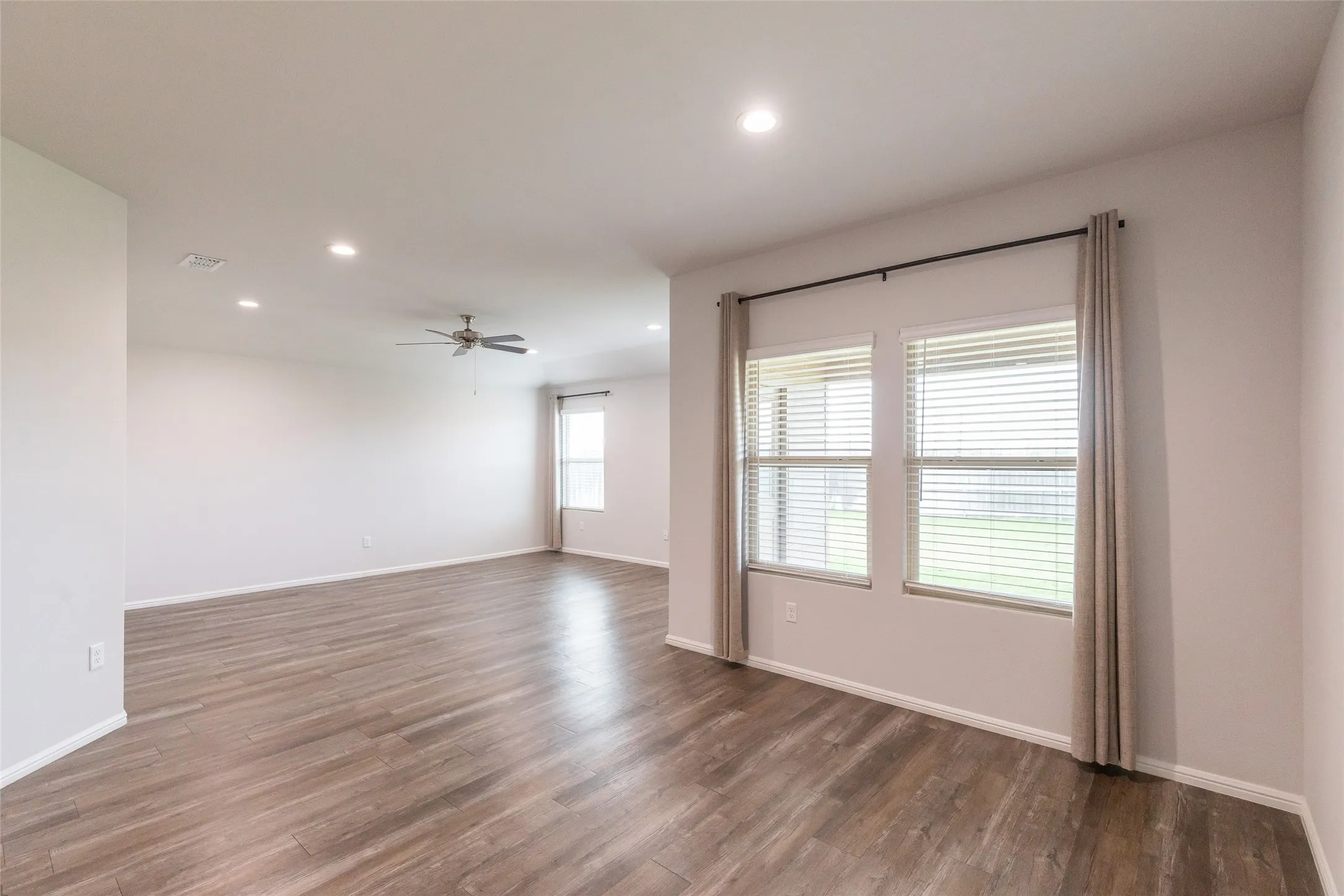 Single Family Residence For Rent in Taylor County , 3009 Spring Break Drive, Abilene, Texas 79606, 5 Bedroom, 2 Bathroom, 2 Garage spaces, 1,947 Sqft, built in 2023, mls#21309976, Real Estate Agent in Abilene, Homes For Rent in Taylor county, Homes For Rent in Abilene, Realtor in Abilene Texas, Real Estate Brokerage Independent Realty Texas, Luminita Cordes Realtor