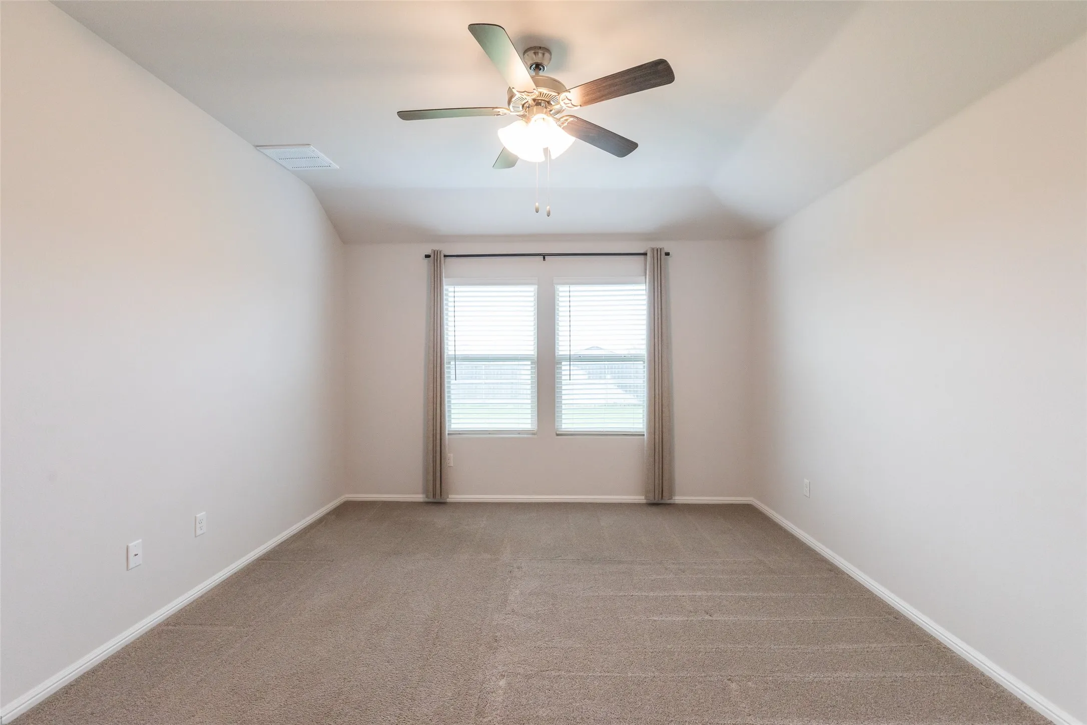 Single Family Residence For Rent in Taylor County , 3009 Spring Break Drive, Abilene, Texas 79606, 5 Bedroom, 2 Bathroom, 2 Garage spaces, 1,947 Sqft, built in 2023, mls#21309976, Real Estate Agent in Abilene, Homes For Rent in Taylor county, Homes For Rent in Abilene, Realtor in Abilene Texas, Real Estate Brokerage Independent Realty Texas, Luminita Cordes Realtor