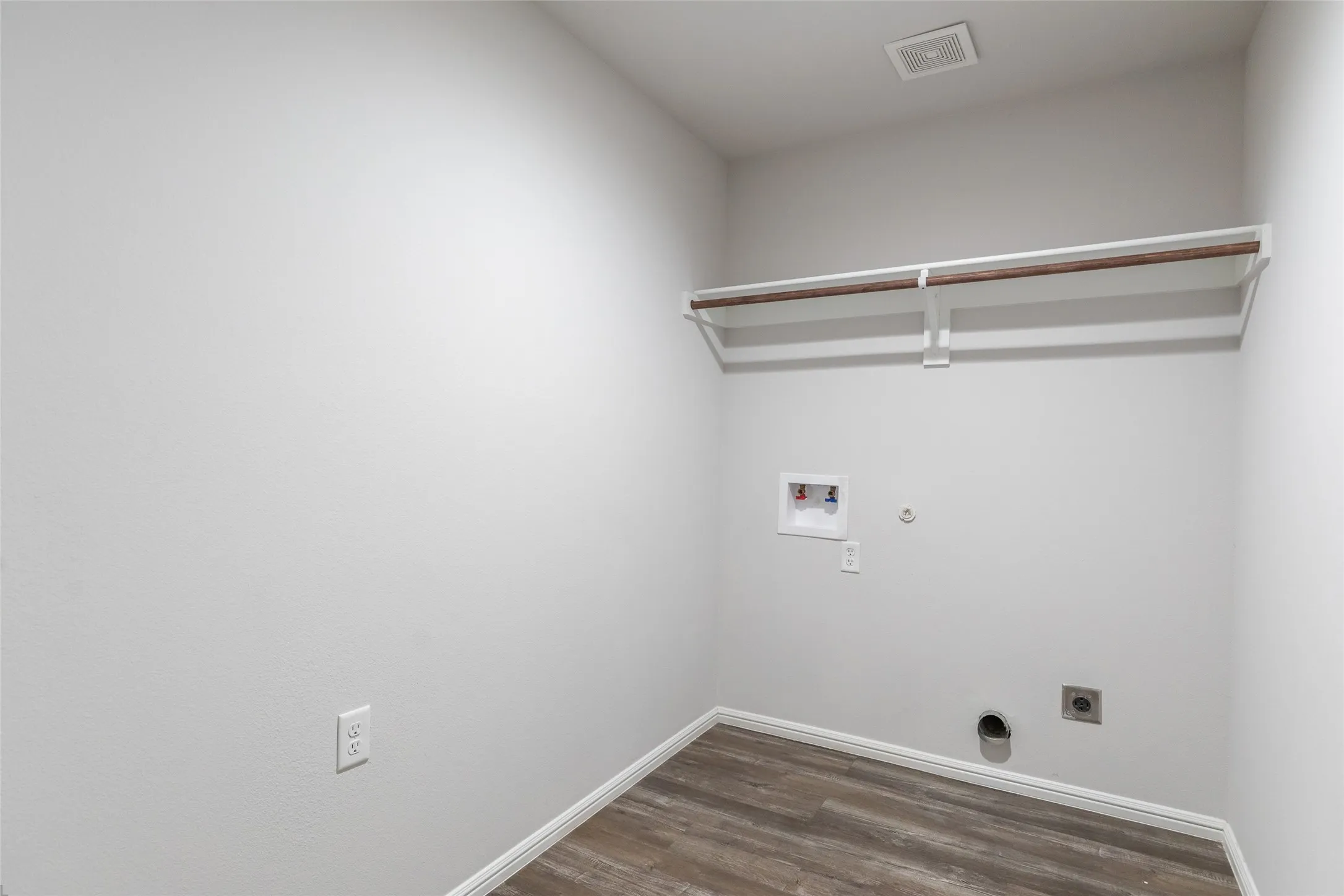 Single Family Residence For Rent in Taylor County , 3009 Spring Break Drive, Abilene, Texas 79606, 5 Bedroom, 2 Bathroom, 2 Garage spaces, 1,947 Sqft, built in 2023, mls#21309976, Real Estate Agent in Abilene, Homes For Rent in Taylor county, Homes For Rent in Abilene, Realtor in Abilene Texas, Real Estate Brokerage Independent Realty Texas, Luminita Cordes Realtor