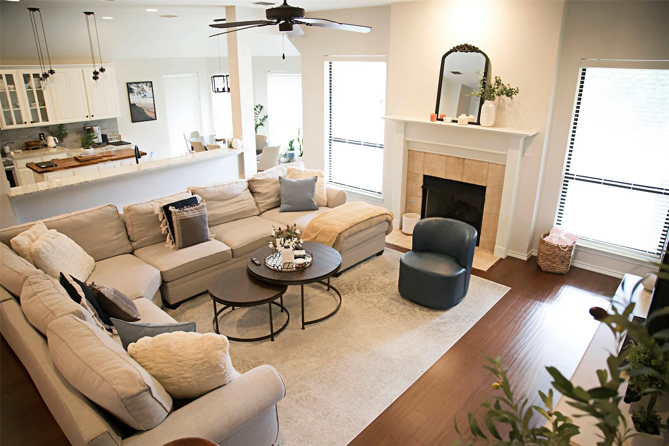 Single Family Residence For Sale in Tarrant County , 7416 Rolling Hills Drive, Benbrook, Texas 76126, 4 Bedroom, 4 Bathroom, 2 Garage spaces, 2,729 Sqft, built in 2005, mls#21309978, Real Estate Agent in Benbrook, Homes For Sale in Tarrant county, Homes For Sale in Benbrook, Realtor in Benbrook Texas, Real Estate Brokerage Independent Realty Texas, Luminita Cordes Realtor