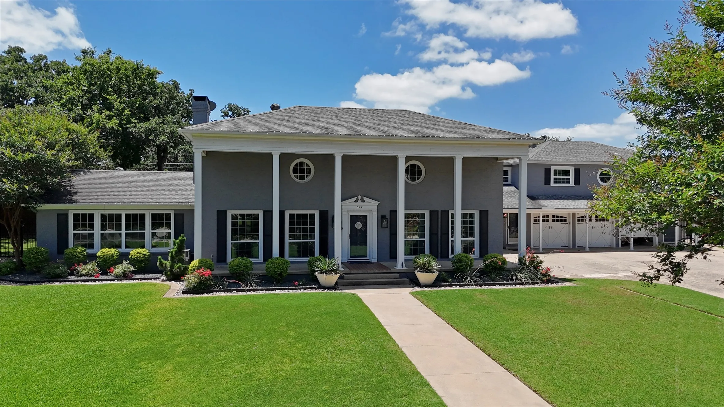 Single Family Residence For Sale in Denton County , 315 Mimosa Drive, Denton, Texas 76201, 3 Bedroom, 3 Bathroom, 3 Garage spaces, 2,991 Sqft, built in 1951, mls#21307305, Real Estate Agent in Denton, Homes For Sale in Denton county, Homes For Sale in Denton, Realtor in Denton Texas, Real Estate Brokerage Independent Realty Texas, Luminita Cordes Realtor