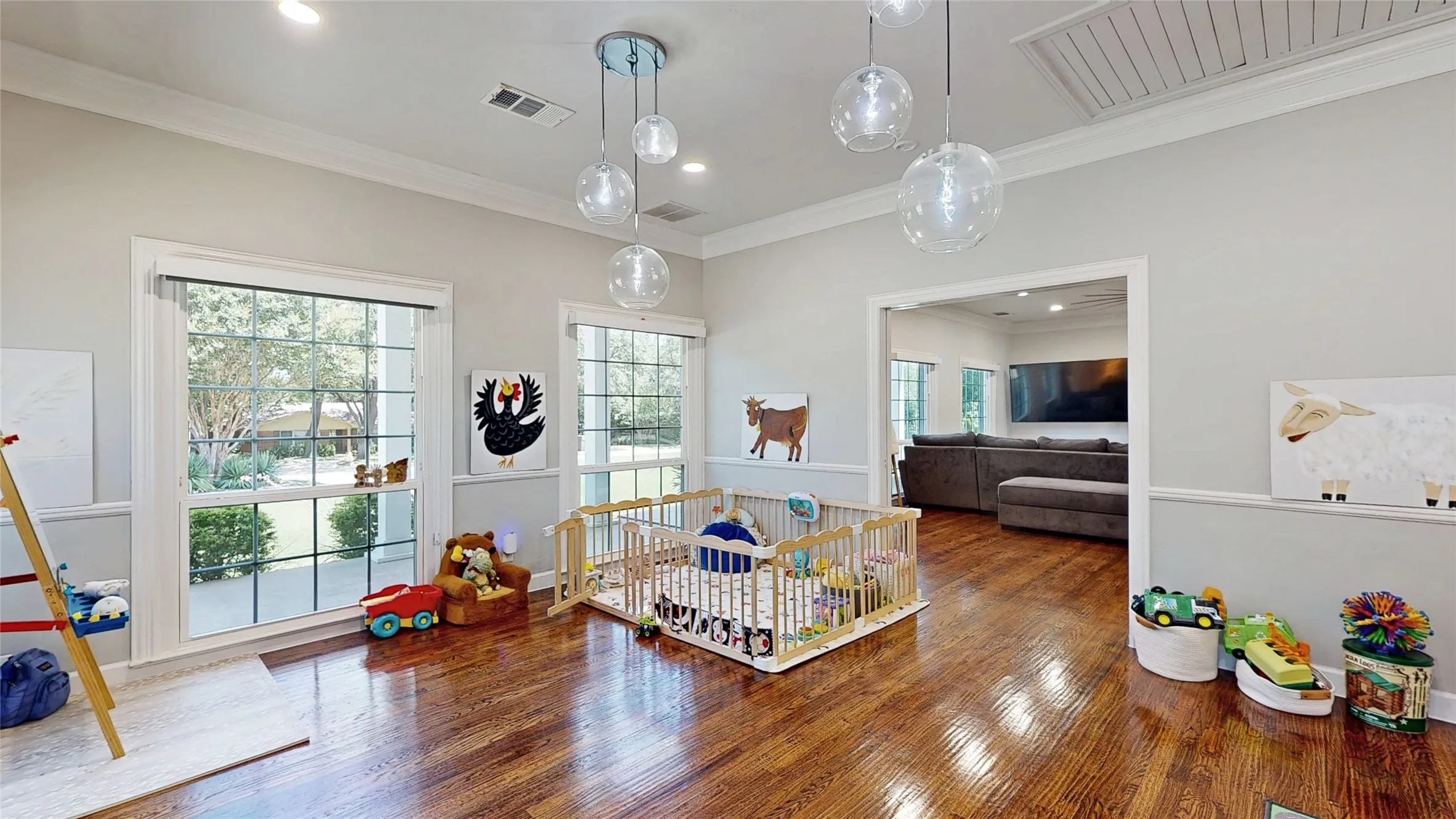 Single Family Residence For Sale in Denton County , 315 Mimosa Drive, Denton, Texas 76201, 3 Bedroom, 3 Bathroom, 3 Garage spaces, 2,991 Sqft, built in 1951, mls#21307305, Real Estate Agent in Denton, Homes For Sale in Denton county, Homes For Sale in Denton, Realtor in Denton Texas, Real Estate Brokerage Independent Realty Texas, Luminita Cordes Realtor