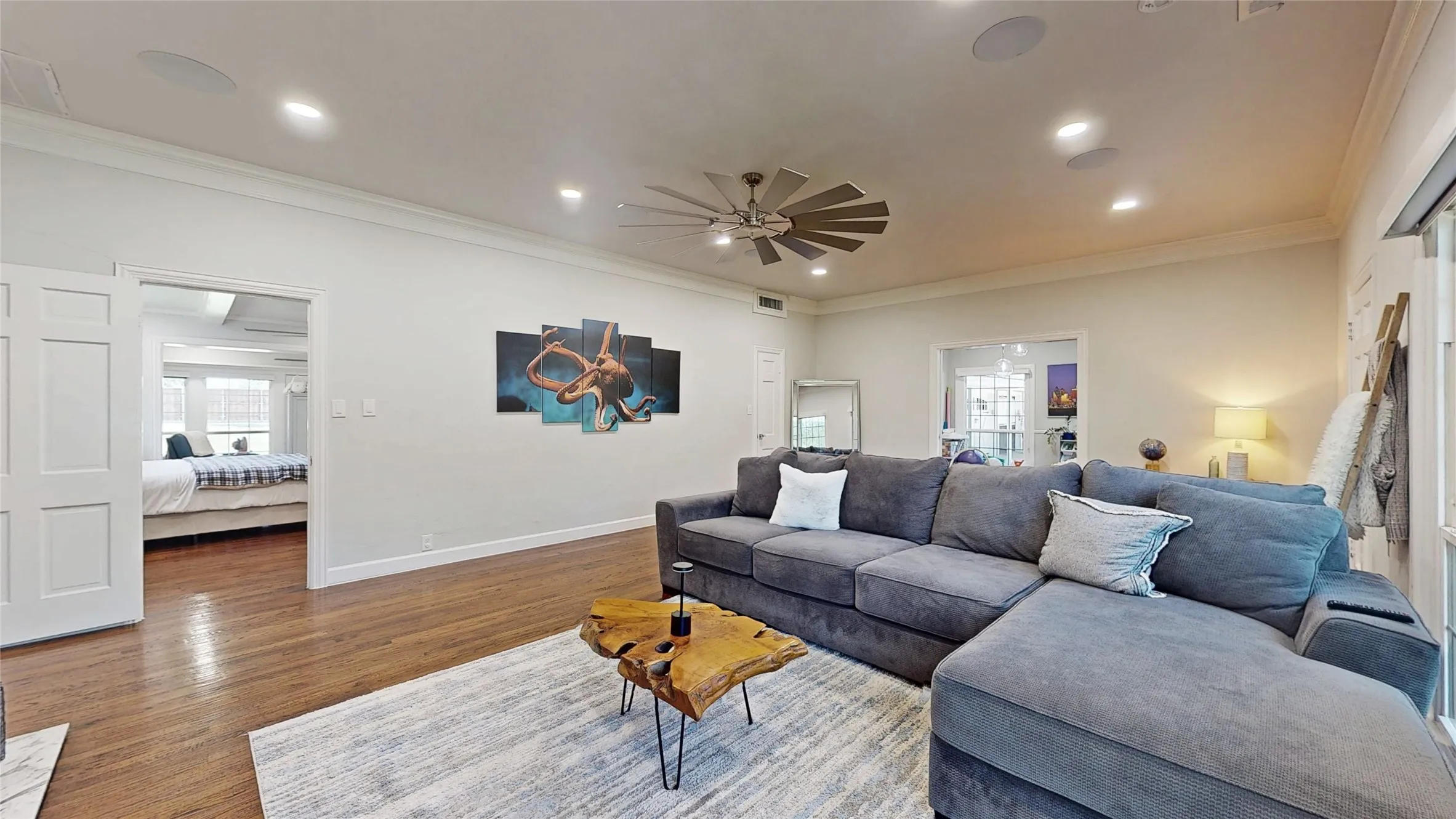 Single Family Residence For Sale in Denton County , 315 Mimosa Drive, Denton, Texas 76201, 3 Bedroom, 3 Bathroom, 3 Garage spaces, 2,991 Sqft, built in 1951, mls#21307305, Real Estate Agent in Denton, Homes For Sale in Denton county, Homes For Sale in Denton, Realtor in Denton Texas, Real Estate Brokerage Independent Realty Texas, Luminita Cordes Realtor