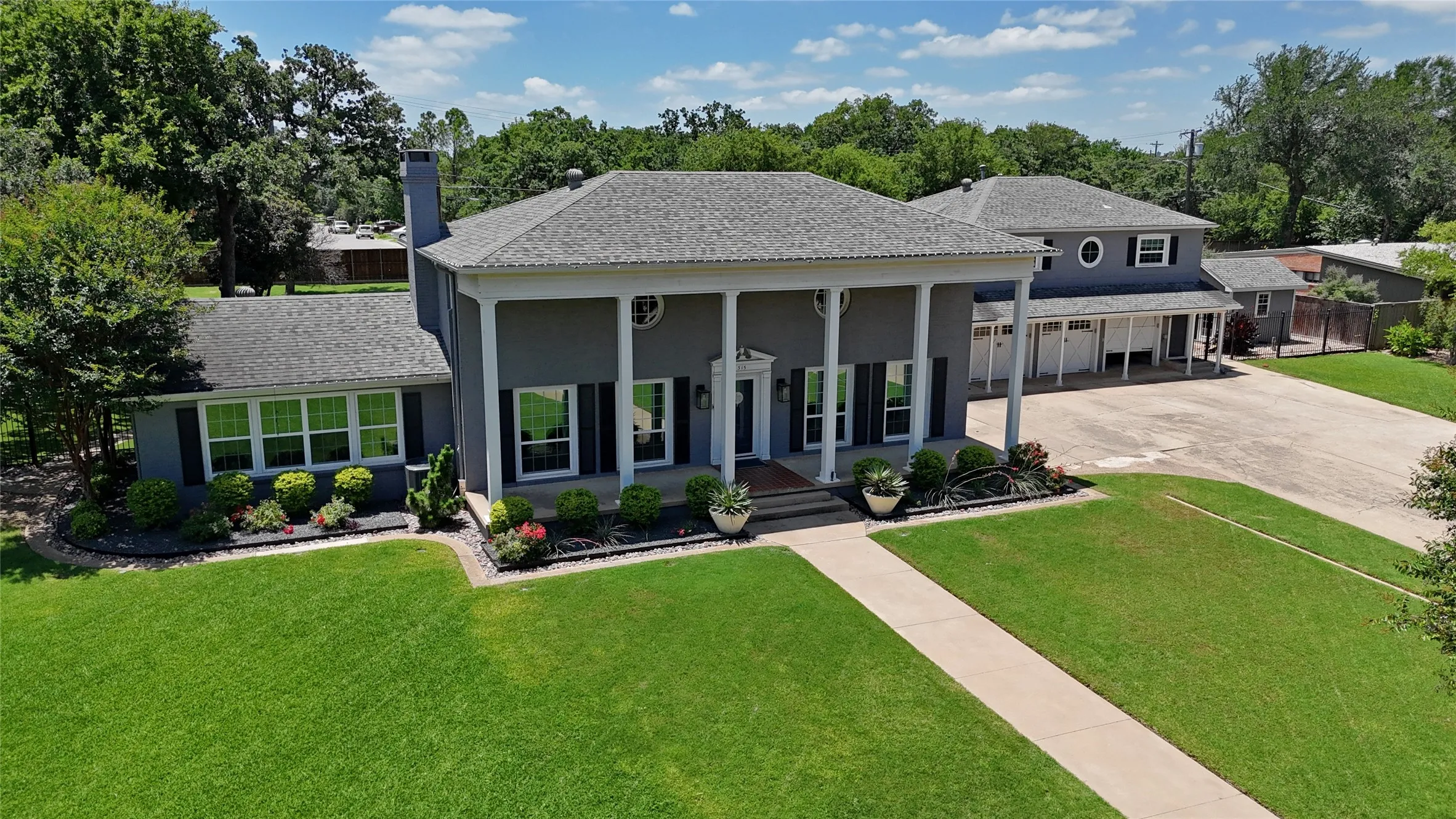 Single Family Residence For Sale in Denton County , 315 Mimosa Drive, Denton, Texas 76201, 3 Bedroom, 3 Bathroom, 3 Garage spaces, 2,991 Sqft, built in 1951, mls#21307305, Real Estate Agent in Denton, Homes For Sale in Denton county, Homes For Sale in Denton, Realtor in Denton Texas, Real Estate Brokerage Independent Realty Texas, Luminita Cordes Realtor