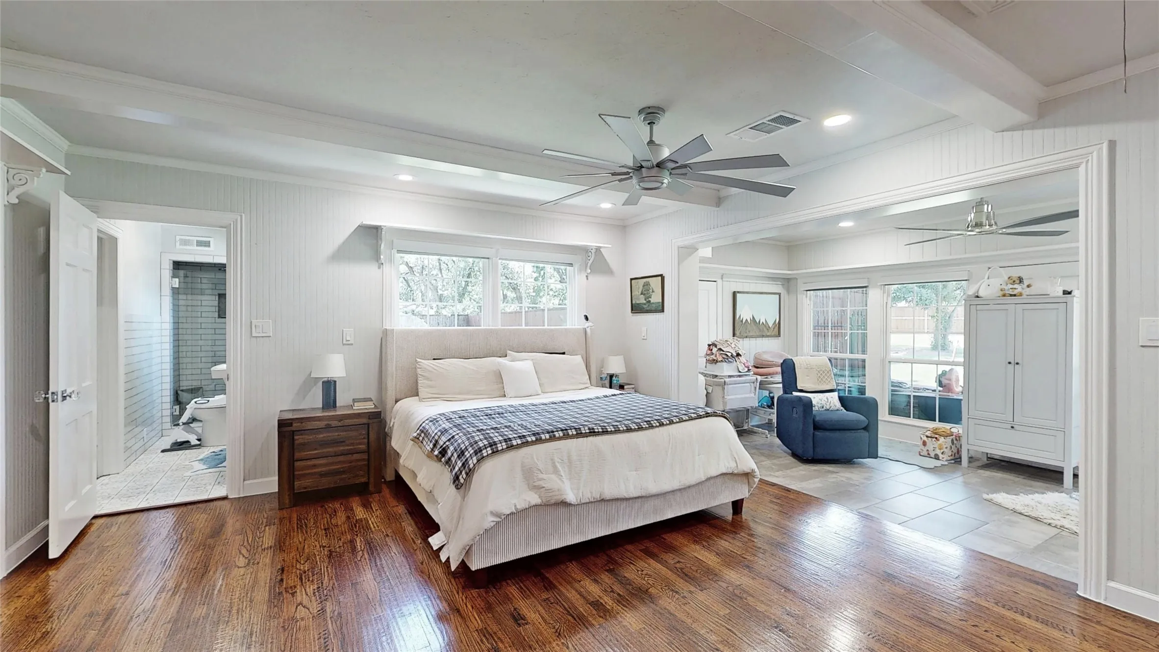 Single Family Residence For Sale in Denton County , 315 Mimosa Drive, Denton, Texas 76201, 3 Bedroom, 3 Bathroom, 3 Garage spaces, 2,991 Sqft, built in 1951, mls#21307305, Real Estate Agent in Denton, Homes For Sale in Denton county, Homes For Sale in Denton, Realtor in Denton Texas, Real Estate Brokerage Independent Realty Texas, Luminita Cordes Realtor