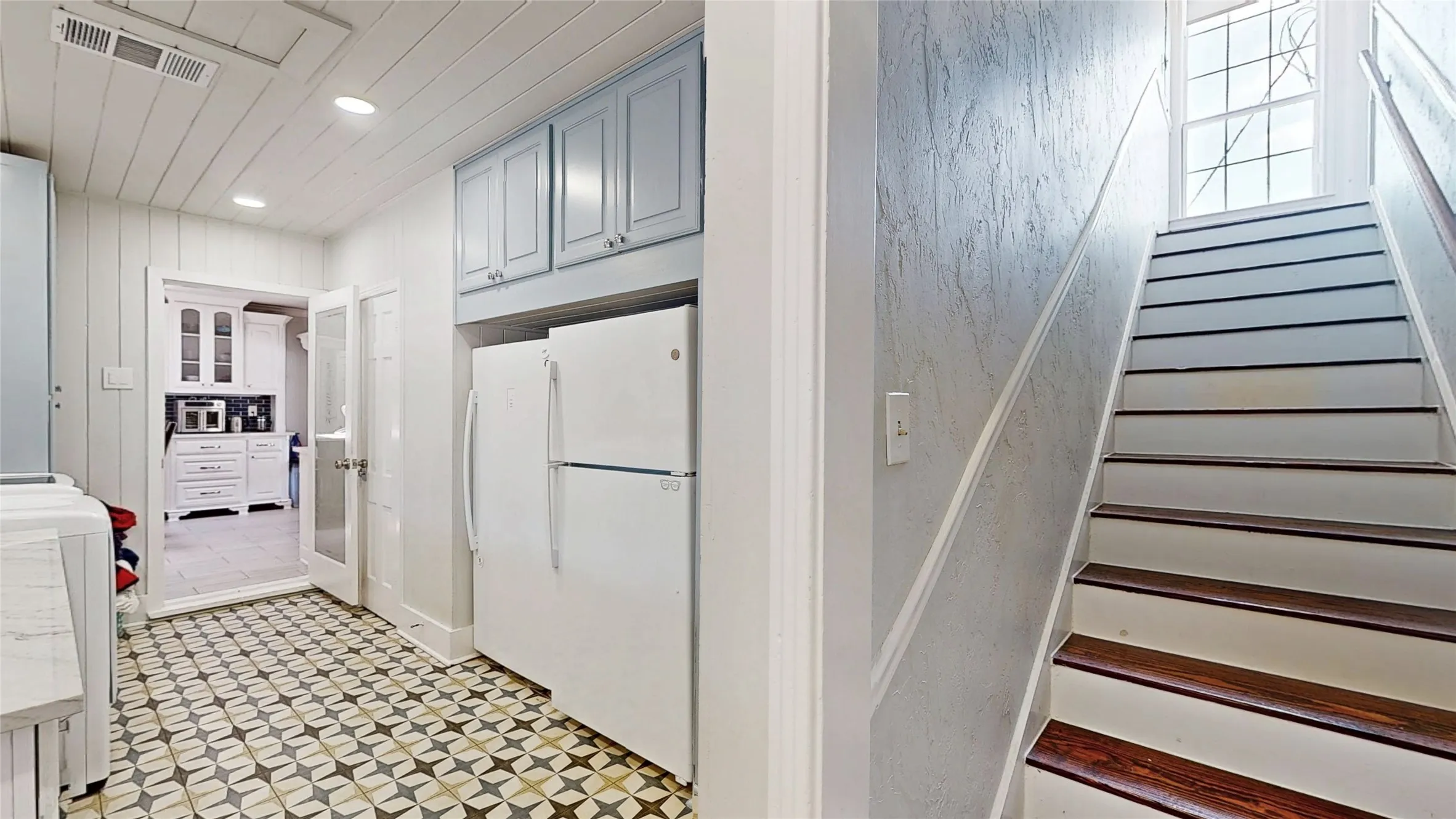 Single Family Residence For Sale in Denton County , 315 Mimosa Drive, Denton, Texas 76201, 3 Bedroom, 3 Bathroom, 3 Garage spaces, 2,991 Sqft, built in 1951, mls#21307305, Real Estate Agent in Denton, Homes For Sale in Denton county, Homes For Sale in Denton, Realtor in Denton Texas, Real Estate Brokerage Independent Realty Texas, Luminita Cordes Realtor