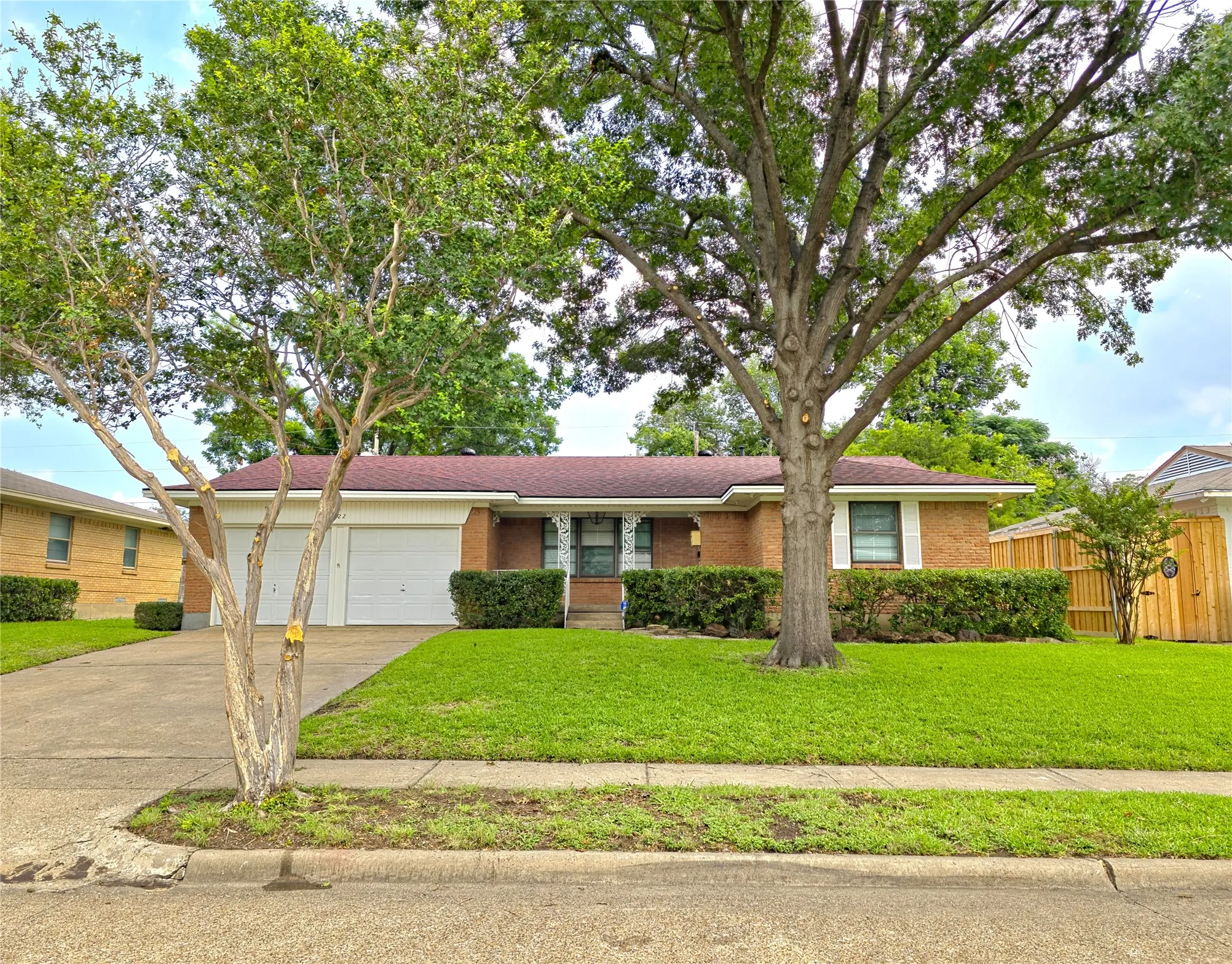 Single Family Residence For Sale in Dallas County , 2522 Robin Lane, Garland, Texas 75041, 3 Bedroom, 2 Bathroom, 2 Garage spaces, 1,387 Sqft, built in 1961, mls#21309798, Real Estate Agent in Garland, Homes For Sale in Dallas county, Homes For Sale in Garland, Realtor in Garland Texas, Real Estate Brokerage Independent Realty Texas, Luminita Cordes Realtor
