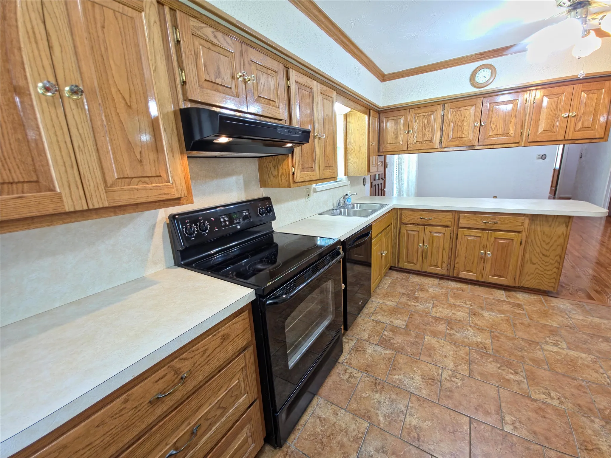 Single Family Residence For Sale in Dallas County , 2522 Robin Lane, Garland, Texas 75041, 3 Bedroom, 2 Bathroom, 2 Garage spaces, 1,387 Sqft, built in 1961, mls#21309798, Real Estate Agent in Garland, Homes For Sale in Dallas county, Homes For Sale in Garland, Realtor in Garland Texas, Real Estate Brokerage Independent Realty Texas, Luminita Cordes Realtor