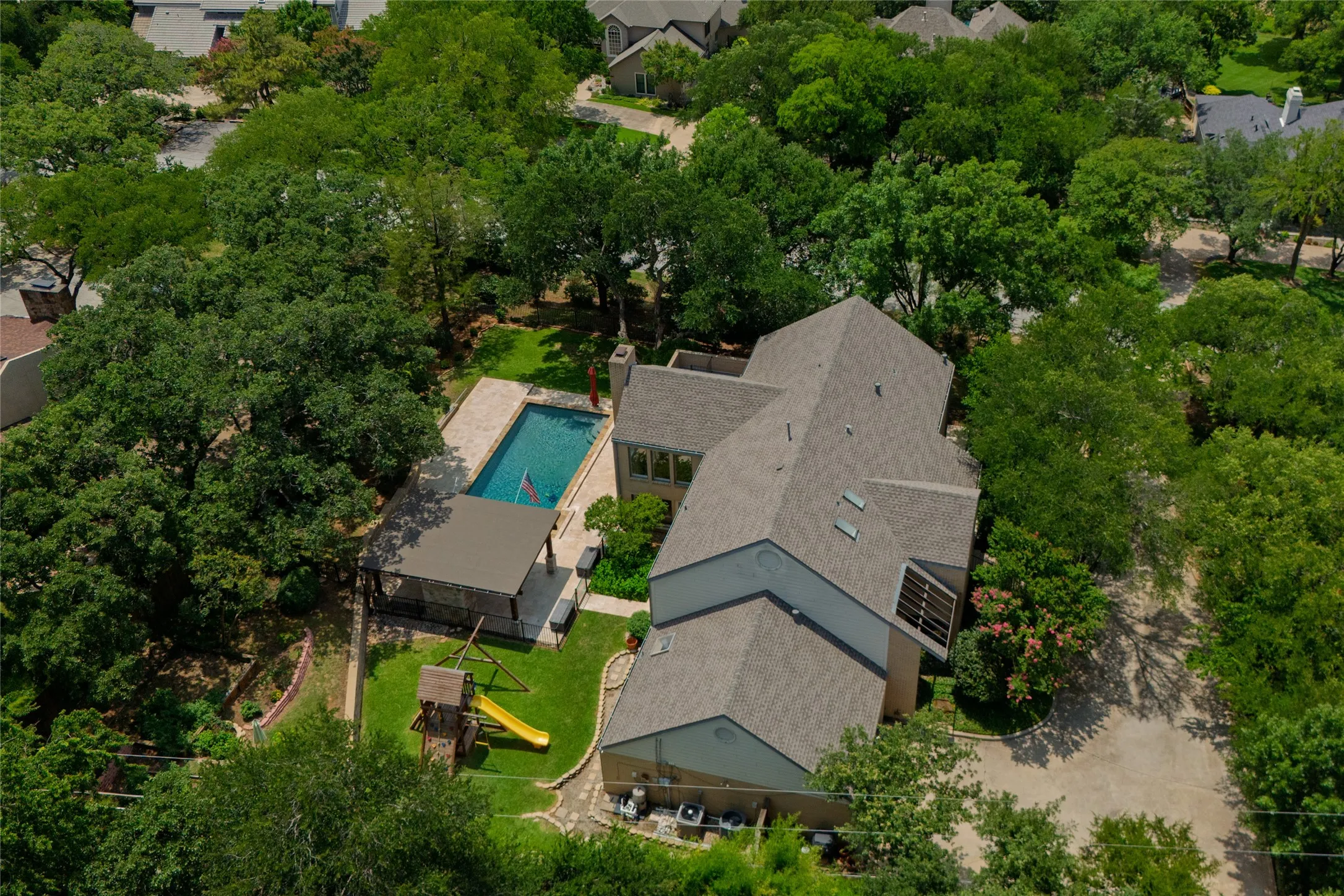 Single Family Residence For Sale in Tarrant County , 3505 Estates Drive, Dalworthington Gardens, Texas 76016, 4 Bedroom, 5 Bathroom, 2 Garage spaces, 3,420 Sqft, built in 1985, mls#21308940, Real Estate Agent in Dalworthington Gardens, Homes For Sale in Tarrant county, Homes For Sale in Dalworthington Gardens, Realtor in Dalworthington Gardens Texas, Real Estate Brokerage Independent Realty Texas, Luminita Cordes Realtor