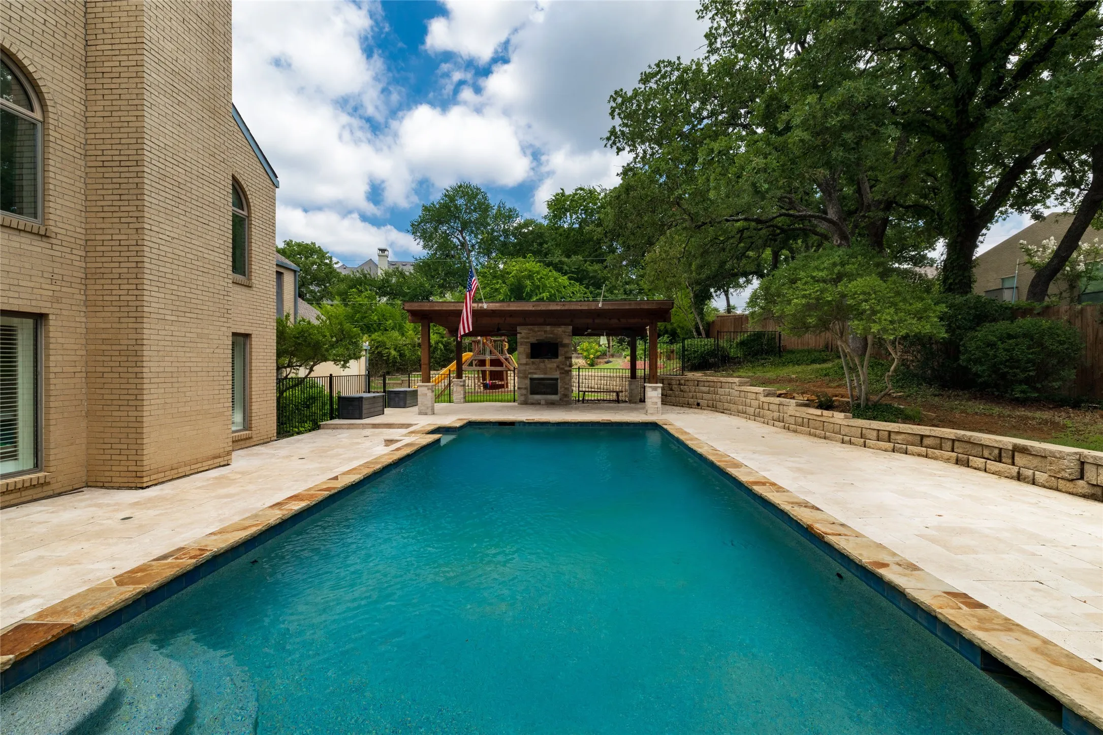 Single Family Residence For Sale in Tarrant County , 3505 Estates Drive, Dalworthington Gardens, Texas 76016, 4 Bedroom, 5 Bathroom, 2 Garage spaces, 3,420 Sqft, built in 1985, mls#21308940, Real Estate Agent in Dalworthington Gardens, Homes For Sale in Tarrant county, Homes For Sale in Dalworthington Gardens, Realtor in Dalworthington Gardens Texas, Real Estate Brokerage Independent Realty Texas, Luminita Cordes Realtor
