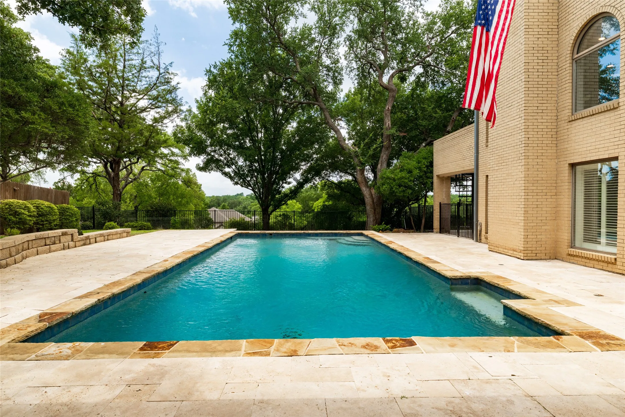 Single Family Residence For Sale in Tarrant County , 3505 Estates Drive, Dalworthington Gardens, Texas 76016, 4 Bedroom, 5 Bathroom, 2 Garage spaces, 3,420 Sqft, built in 1985, mls#21308940, Real Estate Agent in Dalworthington Gardens, Homes For Sale in Tarrant county, Homes For Sale in Dalworthington Gardens, Realtor in Dalworthington Gardens Texas, Real Estate Brokerage Independent Realty Texas, Luminita Cordes Realtor