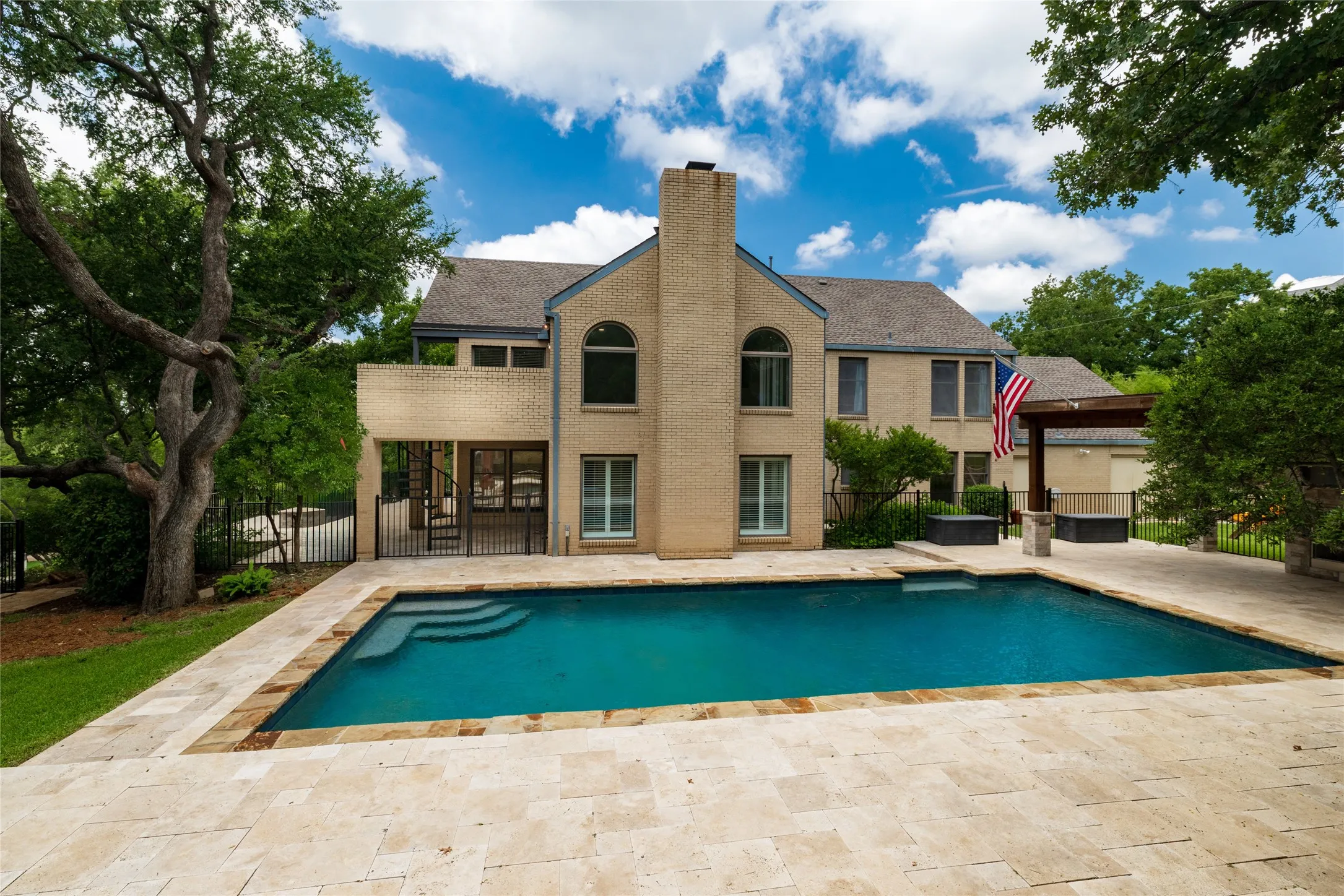 Single Family Residence For Sale in Tarrant County , 3505 Estates Drive, Dalworthington Gardens, Texas 76016, 4 Bedroom, 5 Bathroom, 2 Garage spaces, 3,420 Sqft, built in 1985, mls#21308940, Real Estate Agent in Dalworthington Gardens, Homes For Sale in Tarrant county, Homes For Sale in Dalworthington Gardens, Realtor in Dalworthington Gardens Texas, Real Estate Brokerage Independent Realty Texas, Luminita Cordes Realtor