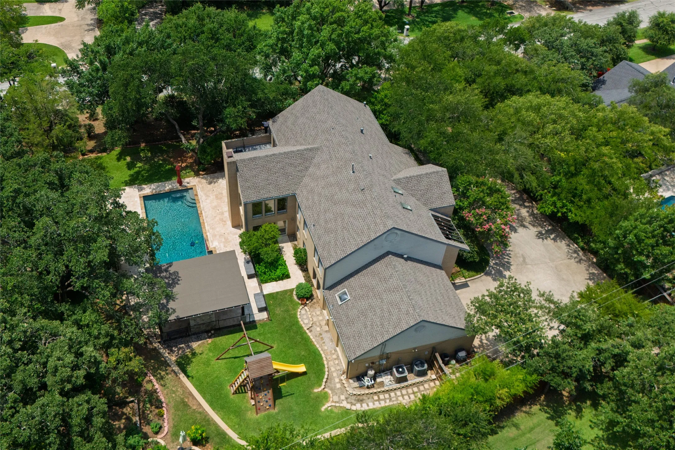 Single Family Residence For Sale in Tarrant County , 3505 Estates Drive, Dalworthington Gardens, Texas 76016, 4 Bedroom, 5 Bathroom, 2 Garage spaces, 3,420 Sqft, built in 1985, mls#21308940, Real Estate Agent in Dalworthington Gardens, Homes For Sale in Tarrant county, Homes For Sale in Dalworthington Gardens, Realtor in Dalworthington Gardens Texas, Real Estate Brokerage Independent Realty Texas, Luminita Cordes Realtor