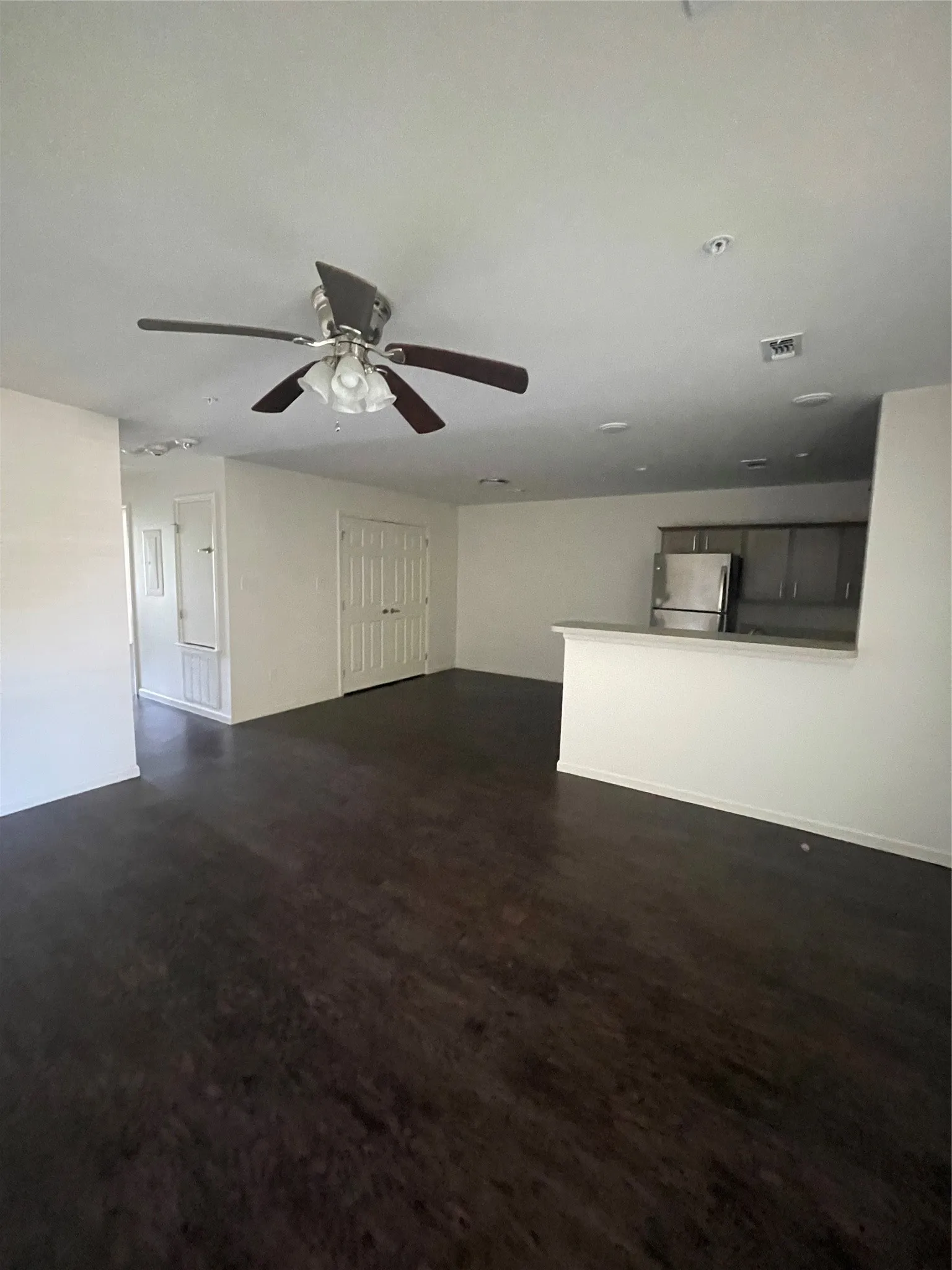 Apartment For Rent in Grayson County , 1119 Martin Luther King Boulevard 103, Denison, Texas 75020, 2 Bedrooms, 1 Bathroom, Garage spaces, 907 Sqft, built in 1975, Price $1,060, mls#21283654, Real Estate Agent in Denison, Homes For Rent in Grayson county, Homes For Rent in Denison, Realtor in Denison Texas, Real Estate Brokerage Independent Realty Texas, Luminita Cordes Realtor