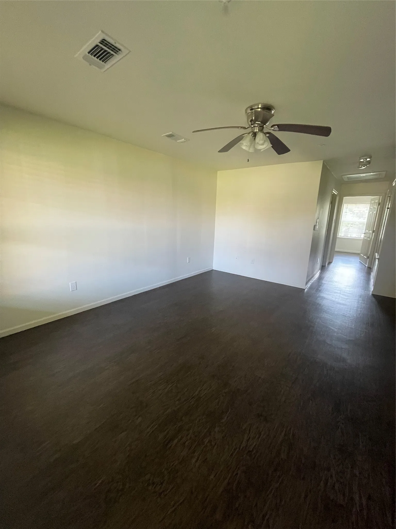 Apartment For Rent in Grayson County , 1119 Martin Luther King Boulevard 103, Denison, Texas 75020, 2 Bedrooms, 1 Bathroom, Garage spaces, 907 Sqft, built in 1975, Price $1,060, mls#21283654, Real Estate Agent in Denison, Homes For Rent in Grayson county, Homes For Rent in Denison, Realtor in Denison Texas, Real Estate Brokerage Independent Realty Texas, Luminita Cordes Realtor