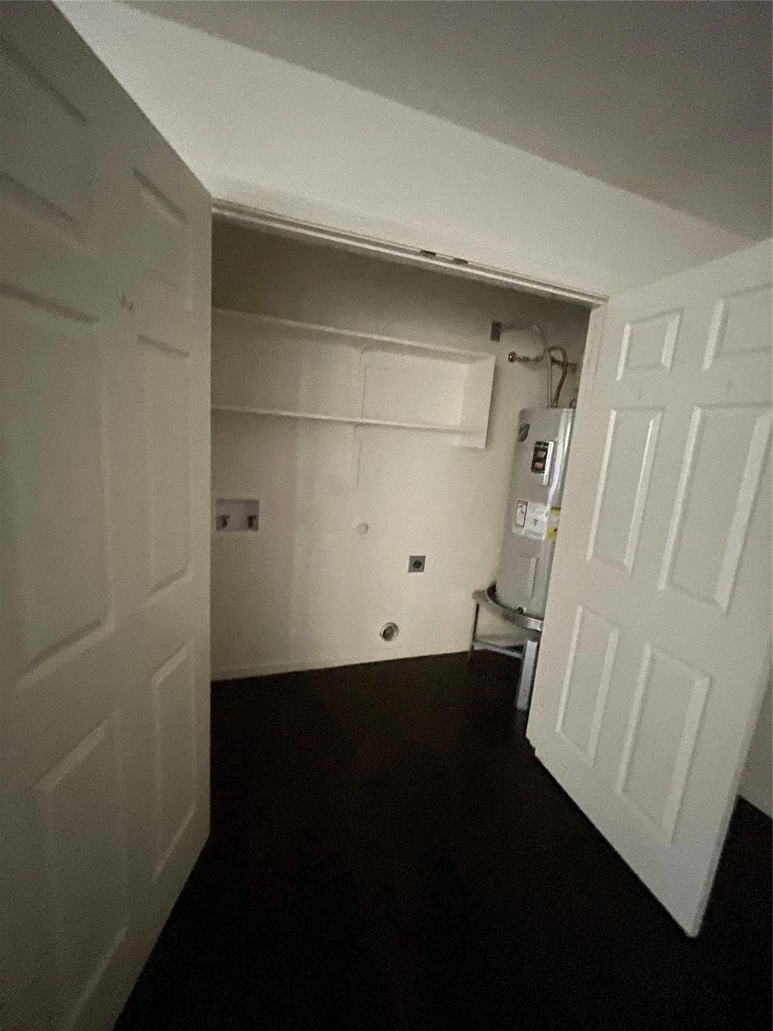 Apartment For Rent in Grayson County , 1119 Martin Luther King Boulevard 103, Denison, Texas 75020, 2 Bedrooms, 1 Bathroom, Garage spaces, 907 Sqft, built in 1975, Price $1,060, mls#21283654, Real Estate Agent in Denison, Homes For Rent in Grayson county, Homes For Rent in Denison, Realtor in Denison Texas, Real Estate Brokerage Independent Realty Texas, Luminita Cordes Realtor