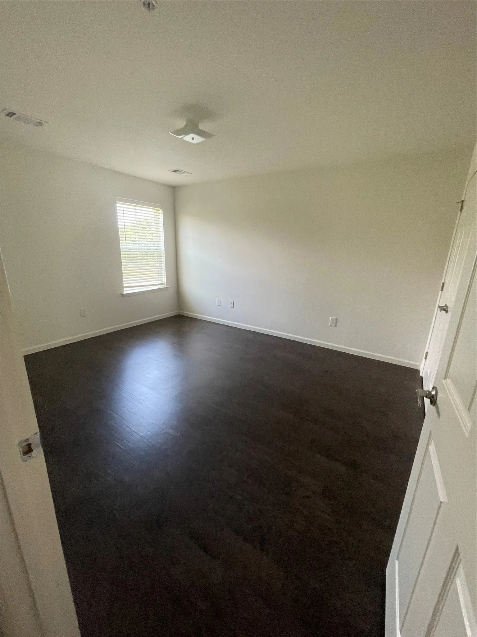 Apartment For Rent in Grayson County , 1119 Martin Luther King Boulevard 103, Denison, Texas 75020, 2 Bedrooms, 1 Bathroom, Garage spaces, 907 Sqft, built in 1975, Price $1,060, mls#21283654, Real Estate Agent in Denison, Homes For Rent in Grayson county, Homes For Rent in Denison, Realtor in Denison Texas, Real Estate Brokerage Independent Realty Texas, Luminita Cordes Realtor