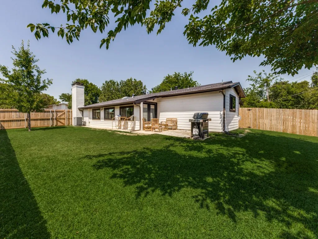 Single Family Residence For Sale in Dallas County , 6716 Roundrock Road, Dallas, Texas 75248, 4 Bedroom, 3 Bathroom, 2 Garage spaces, 2,418 Sqft, built in 1971, mls#21297010, Real Estate Agent in Dallas, Homes For Sale in Dallas county, Homes For Sale in Dallas, Realtor in Dallas Texas, Real Estate Brokerage Independent Realty Texas, Luminita Cordes Realtor