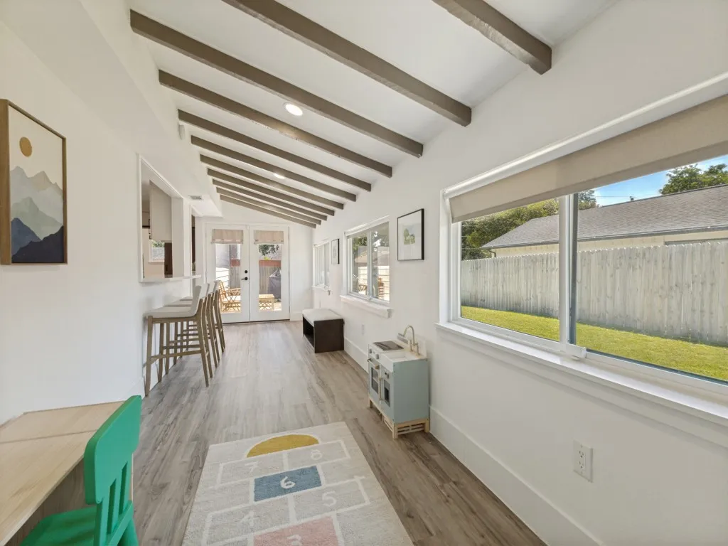 Single Family Residence For Sale in Dallas County , 6716 Roundrock Road, Dallas, Texas 75248, 4 Bedroom, 3 Bathroom, 2 Garage spaces, 2,418 Sqft, built in 1971, mls#21297010, Real Estate Agent in Dallas, Homes For Sale in Dallas county, Homes For Sale in Dallas, Realtor in Dallas Texas, Real Estate Brokerage Independent Realty Texas, Luminita Cordes Realtor