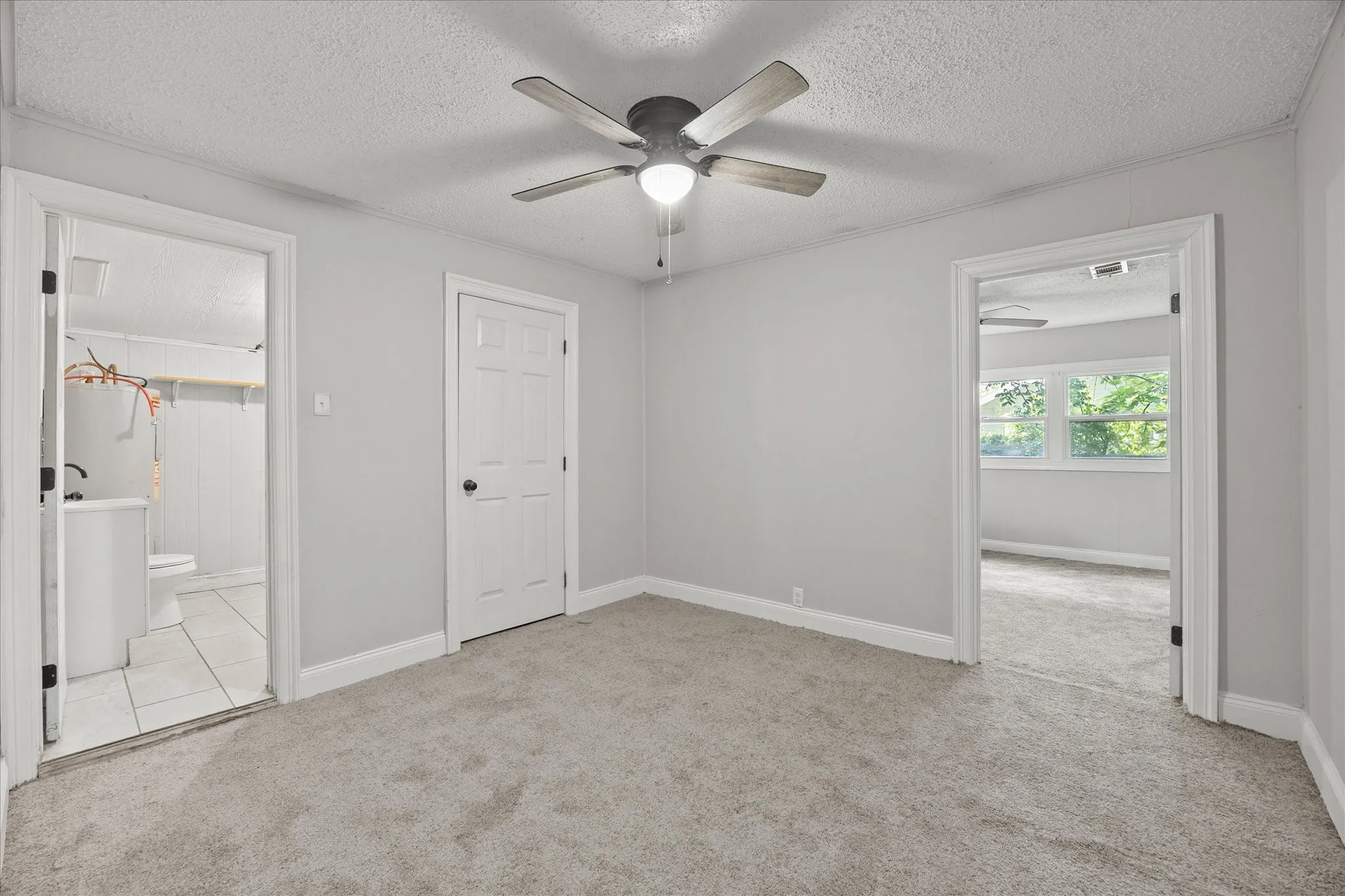 Single Family Residence For Sale in Hunt County , 4203 Cordell Street, Greenville, Texas 75401, 3 Bedroom, 2 Bathroom, Garage spaces, 864 Sqft, built in 1975, mls#21310010, Real Estate Agent in Greenville, Homes For Sale in Hunt county, Homes For Sale in Greenville, Realtor in Greenville Texas, Real Estate Brokerage Independent Realty Texas, Luminita Cordes Realtor