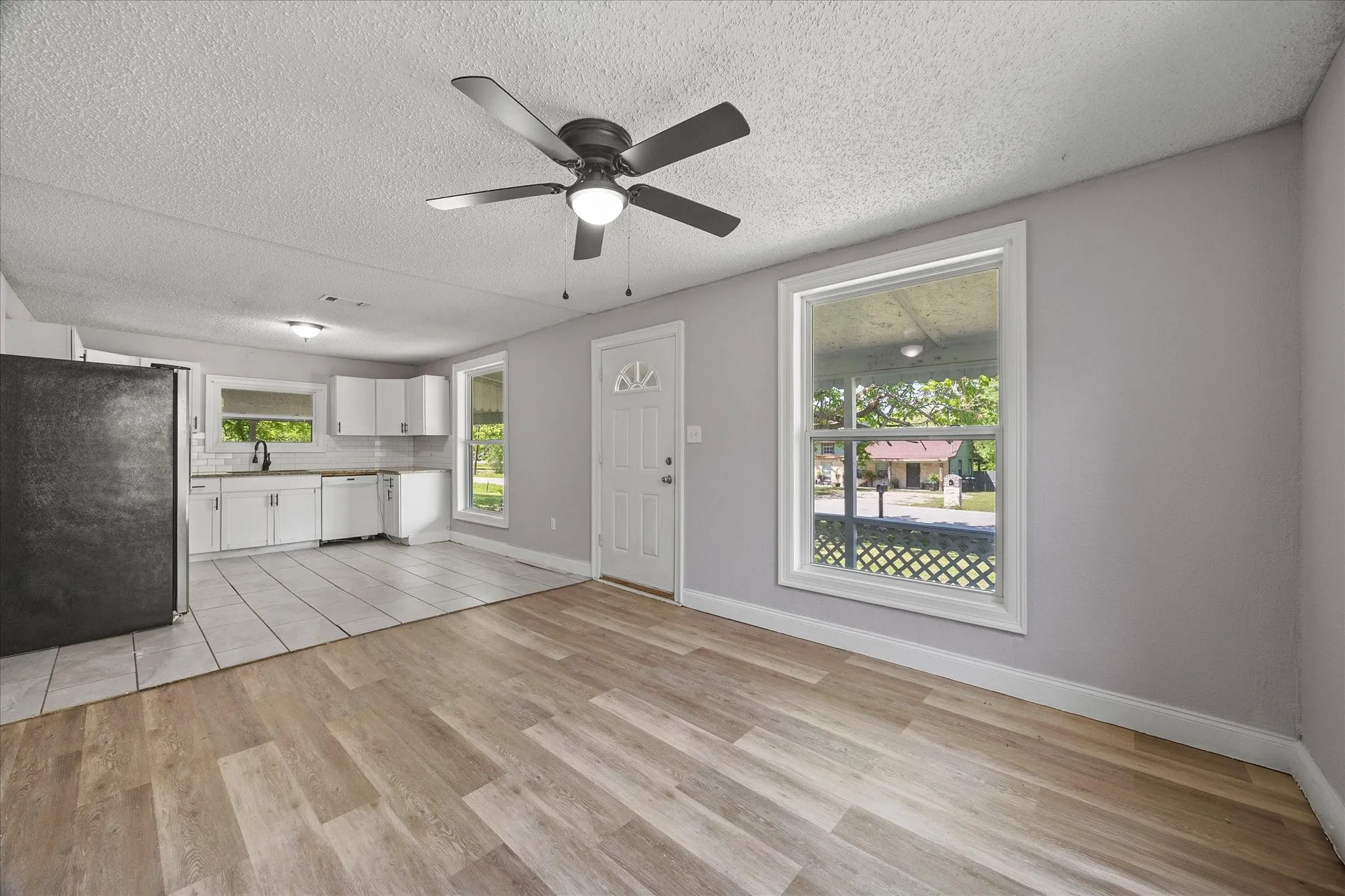 Single Family Residence For Sale in Hunt County , 4203 Cordell Street, Greenville, Texas 75401, 3 Bedroom, 2 Bathroom, Garage spaces, 864 Sqft, built in 1975, mls#21310010, Real Estate Agent in Greenville, Homes For Sale in Hunt county, Homes For Sale in Greenville, Realtor in Greenville Texas, Real Estate Brokerage Independent Realty Texas, Luminita Cordes Realtor