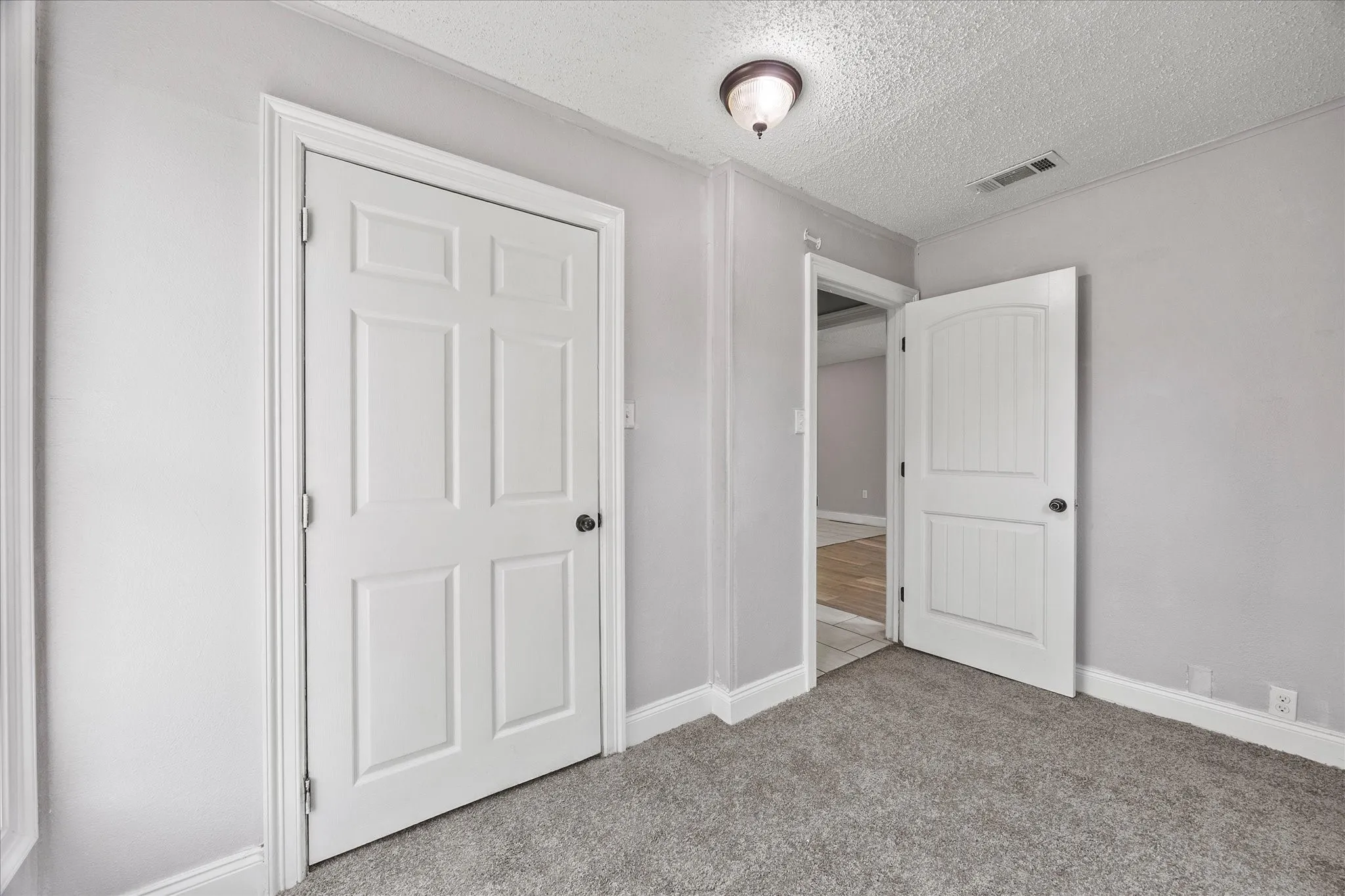 Single Family Residence For Sale in Hunt County , 4203 Cordell Street, Greenville, Texas 75401, 3 Bedroom, 2 Bathroom, Garage spaces, 864 Sqft, built in 1975, mls#21310010, Real Estate Agent in Greenville, Homes For Sale in Hunt county, Homes For Sale in Greenville, Realtor in Greenville Texas, Real Estate Brokerage Independent Realty Texas, Luminita Cordes Realtor