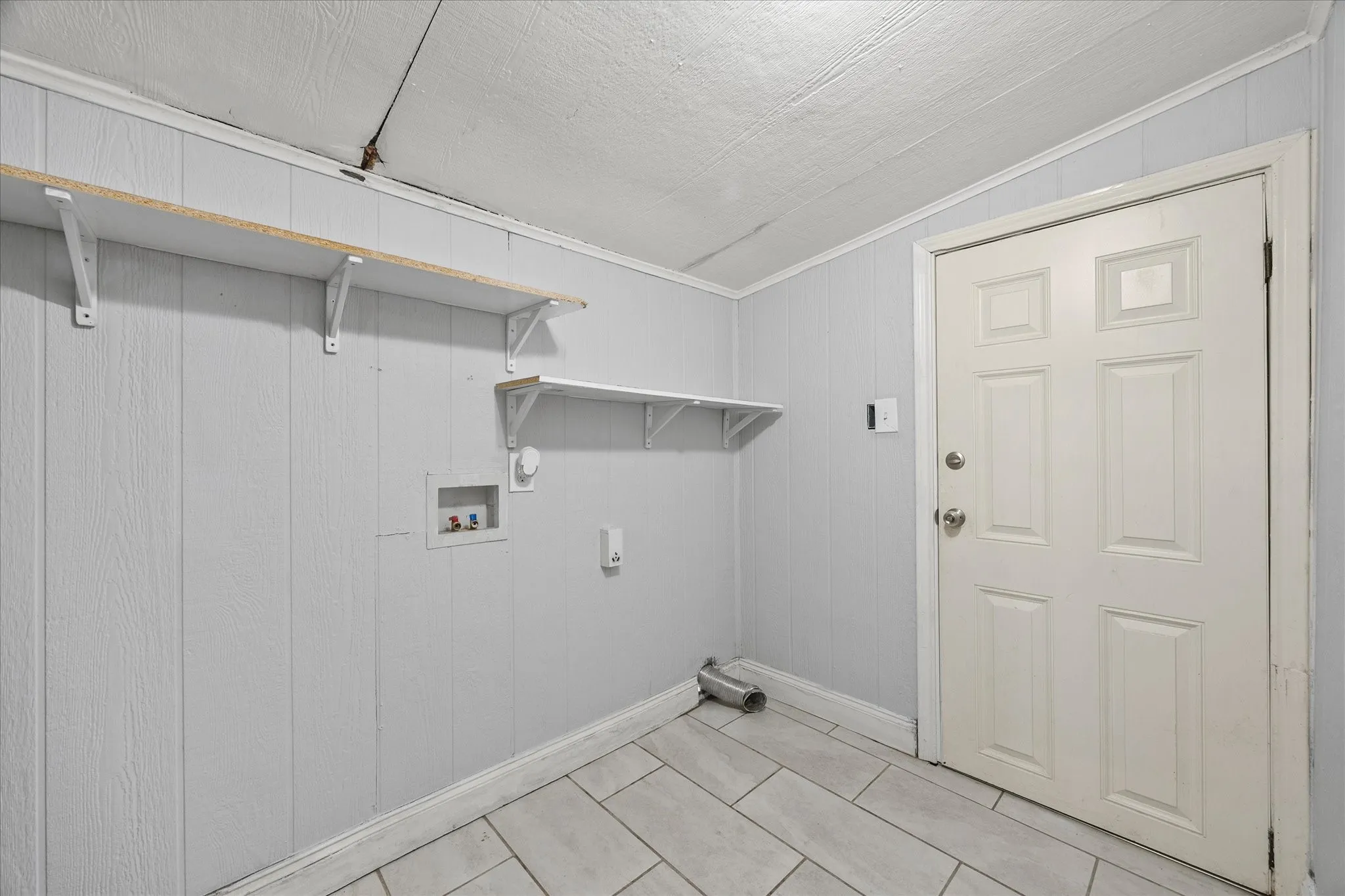 Single Family Residence For Sale in Hunt County , 4203 Cordell Street, Greenville, Texas 75401, 3 Bedroom, 2 Bathroom, Garage spaces, 864 Sqft, built in 1975, mls#21310010, Real Estate Agent in Greenville, Homes For Sale in Hunt county, Homes For Sale in Greenville, Realtor in Greenville Texas, Real Estate Brokerage Independent Realty Texas, Luminita Cordes Realtor