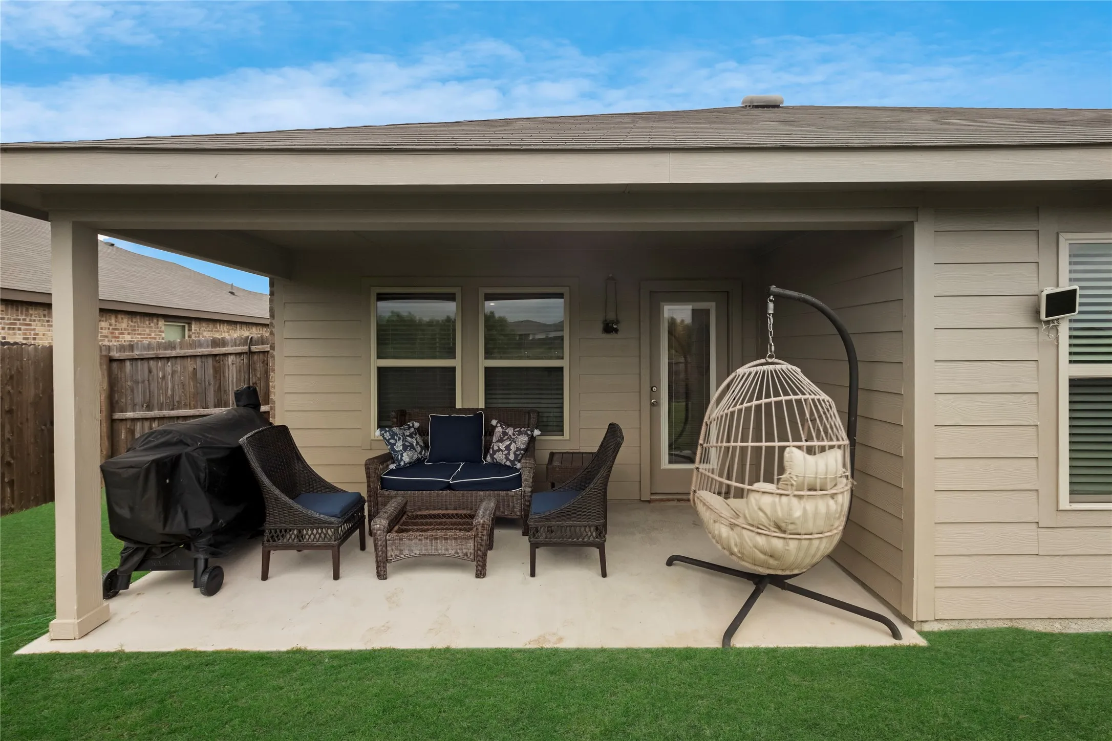 Single Family Residence For Sale in Hunt County , 806 Twin Edge Drive, Royse City, Texas 75189, 3 Bedroom, 2 Bathroom, 2 Garage spaces, 1,535 Sqft, built in 2021, mls#21306518, Real Estate Agent in Royse City, Homes For Sale in Hunt county, Homes For Sale in Royse City, Realtor in Royse City Texas, Real Estate Brokerage Independent Realty Texas, Luminita Cordes Realtor