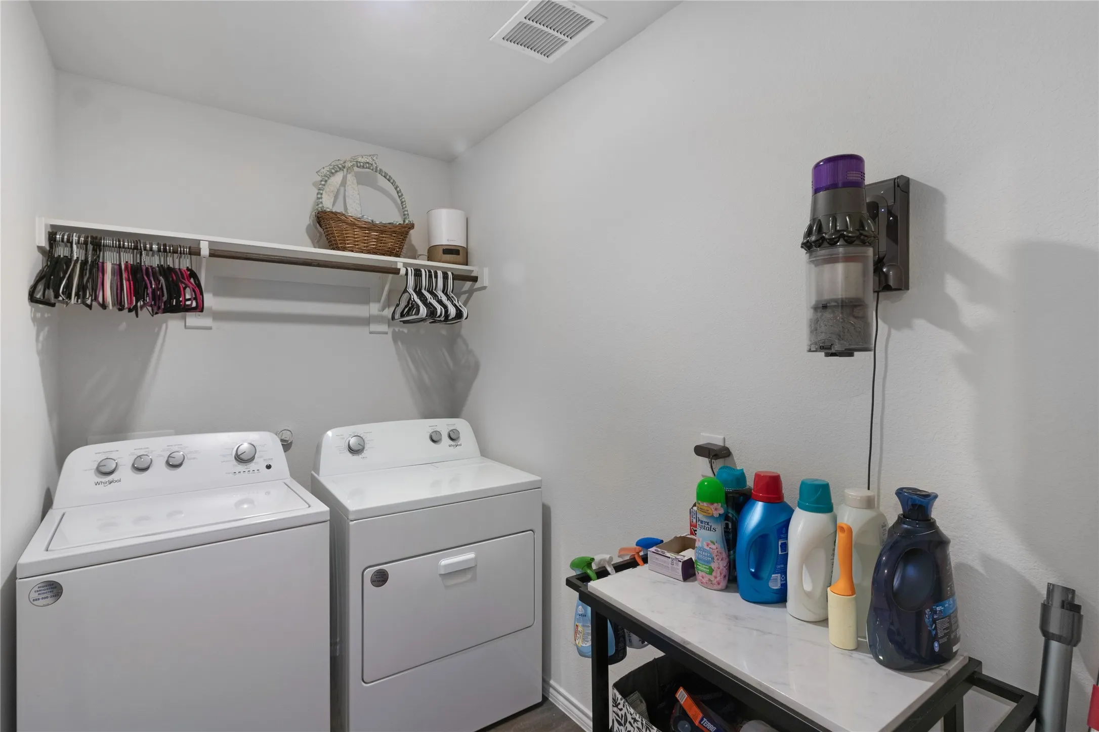 Single Family Residence For Sale in Hunt County , 806 Twin Edge Drive, Royse City, Texas 75189, 3 Bedroom, 2 Bathroom, 2 Garage spaces, 1,535 Sqft, built in 2021, mls#21306518, Real Estate Agent in Royse City, Homes For Sale in Hunt county, Homes For Sale in Royse City, Realtor in Royse City Texas, Real Estate Brokerage Independent Realty Texas, Luminita Cordes Realtor