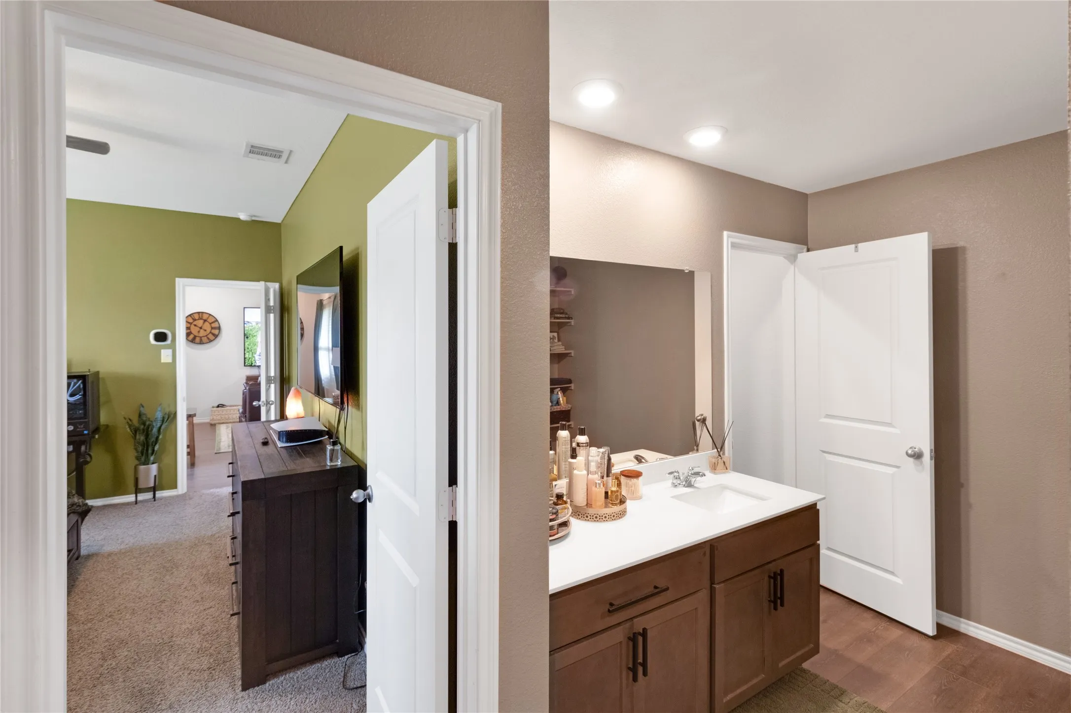 Single Family Residence For Sale in Hunt County , 806 Twin Edge Drive, Royse City, Texas 75189, 3 Bedroom, 2 Bathroom, 2 Garage spaces, 1,535 Sqft, built in 2021, mls#21306518, Real Estate Agent in Royse City, Homes For Sale in Hunt county, Homes For Sale in Royse City, Realtor in Royse City Texas, Real Estate Brokerage Independent Realty Texas, Luminita Cordes Realtor