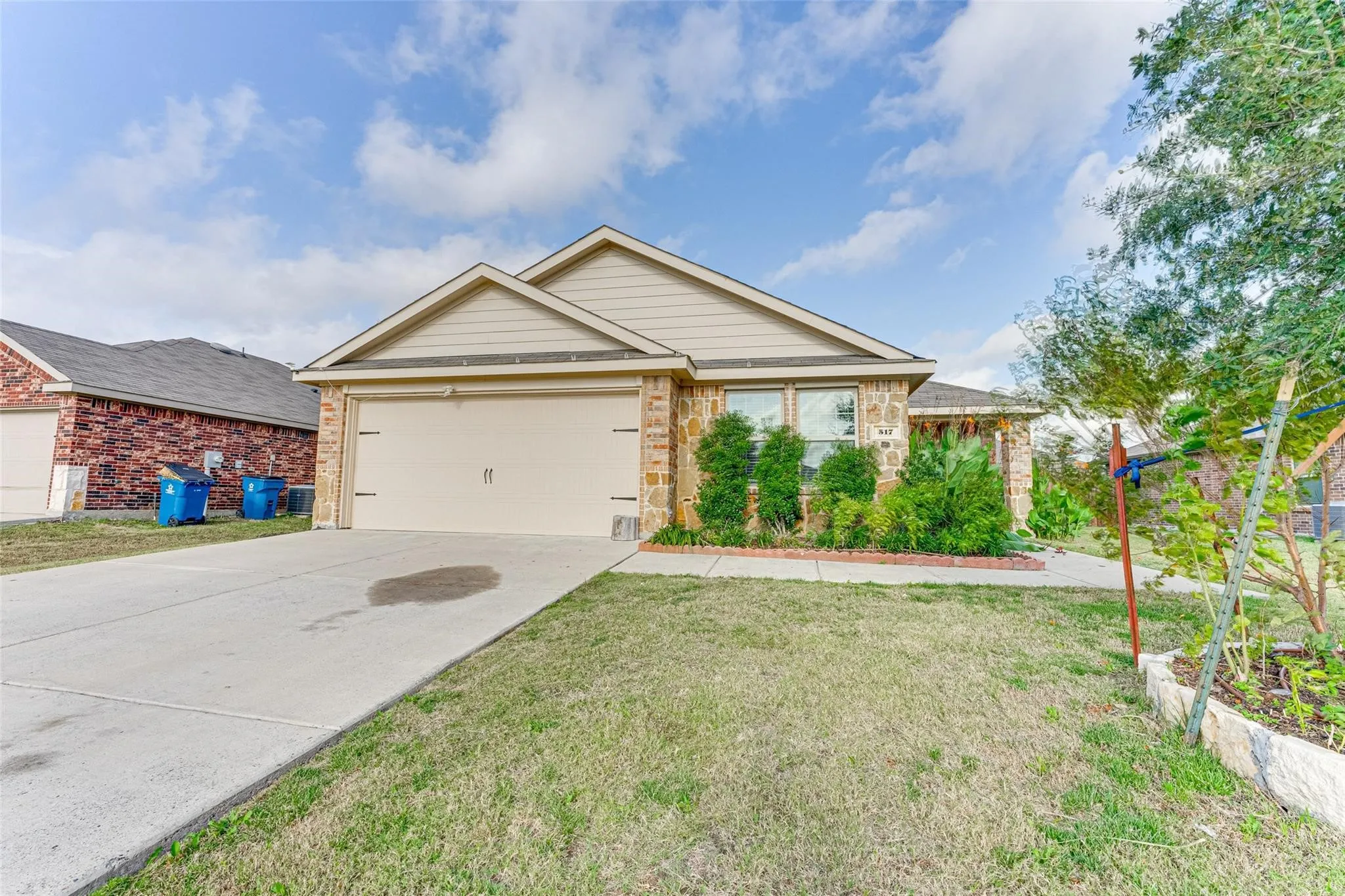 Single Family Residence For Rent in Collin County , 517 Milo Way, Royse City, Texas 75189, 5 Bedroom, 2 Bathroom, 2 Garage spaces, 2,064 Sqft, built in 2019, mls#21307064, Real Estate Agent in Royse City, Homes For Rent in Collin county, Homes For Rent in Royse City, Realtor in Royse City Texas, Real Estate Brokerage Independent Realty Texas, Luminita Cordes Realtor