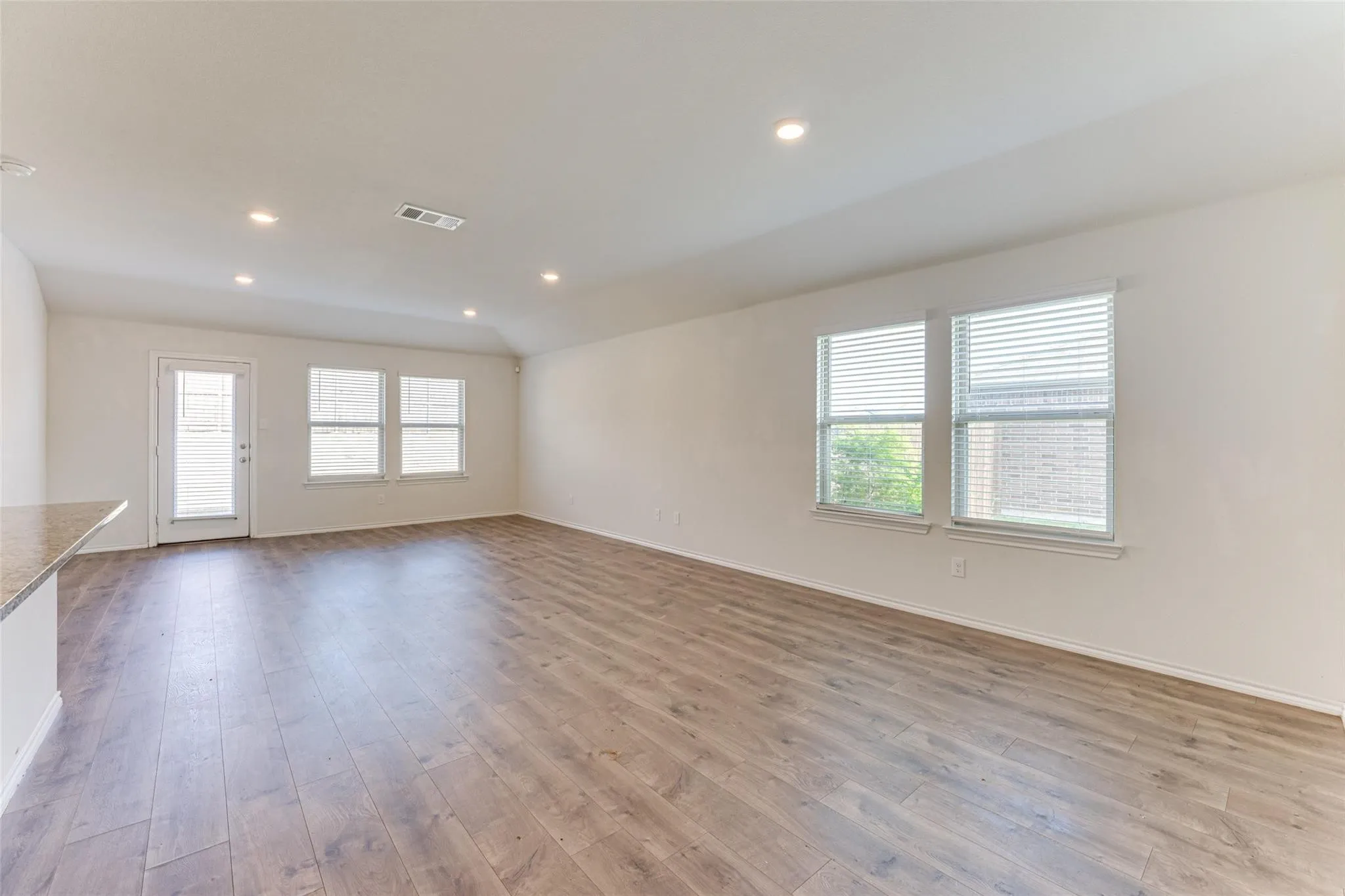 Single Family Residence For Rent in Collin County , 517 Milo Way, Royse City, Texas 75189, 5 Bedroom, 2 Bathroom, 2 Garage spaces, 2,064 Sqft, built in 2019, mls#21307064, Real Estate Agent in Royse City, Homes For Rent in Collin county, Homes For Rent in Royse City, Realtor in Royse City Texas, Real Estate Brokerage Independent Realty Texas, Luminita Cordes Realtor