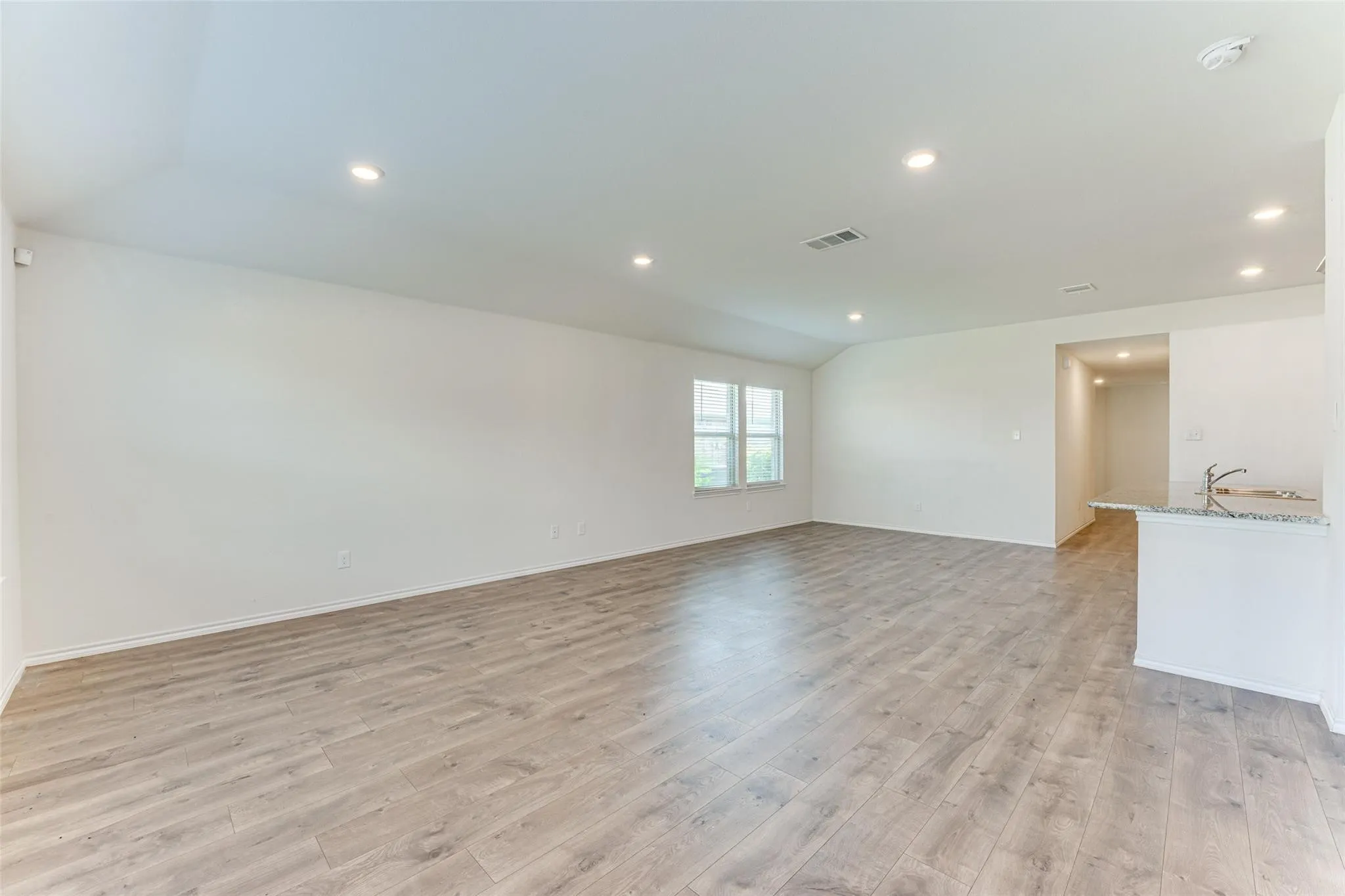 Single Family Residence For Rent in Collin County , 517 Milo Way, Royse City, Texas 75189, 5 Bedroom, 2 Bathroom, 2 Garage spaces, 2,064 Sqft, built in 2019, mls#21307064, Real Estate Agent in Royse City, Homes For Rent in Collin county, Homes For Rent in Royse City, Realtor in Royse City Texas, Real Estate Brokerage Independent Realty Texas, Luminita Cordes Realtor