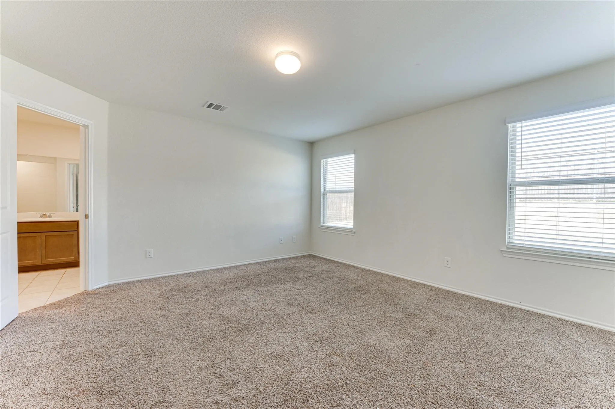 Single Family Residence For Rent in Collin County , 517 Milo Way, Royse City, Texas 75189, 5 Bedroom, 2 Bathroom, 2 Garage spaces, 2,064 Sqft, built in 2019, mls#21307064, Real Estate Agent in Royse City, Homes For Rent in Collin county, Homes For Rent in Royse City, Realtor in Royse City Texas, Real Estate Brokerage Independent Realty Texas, Luminita Cordes Realtor