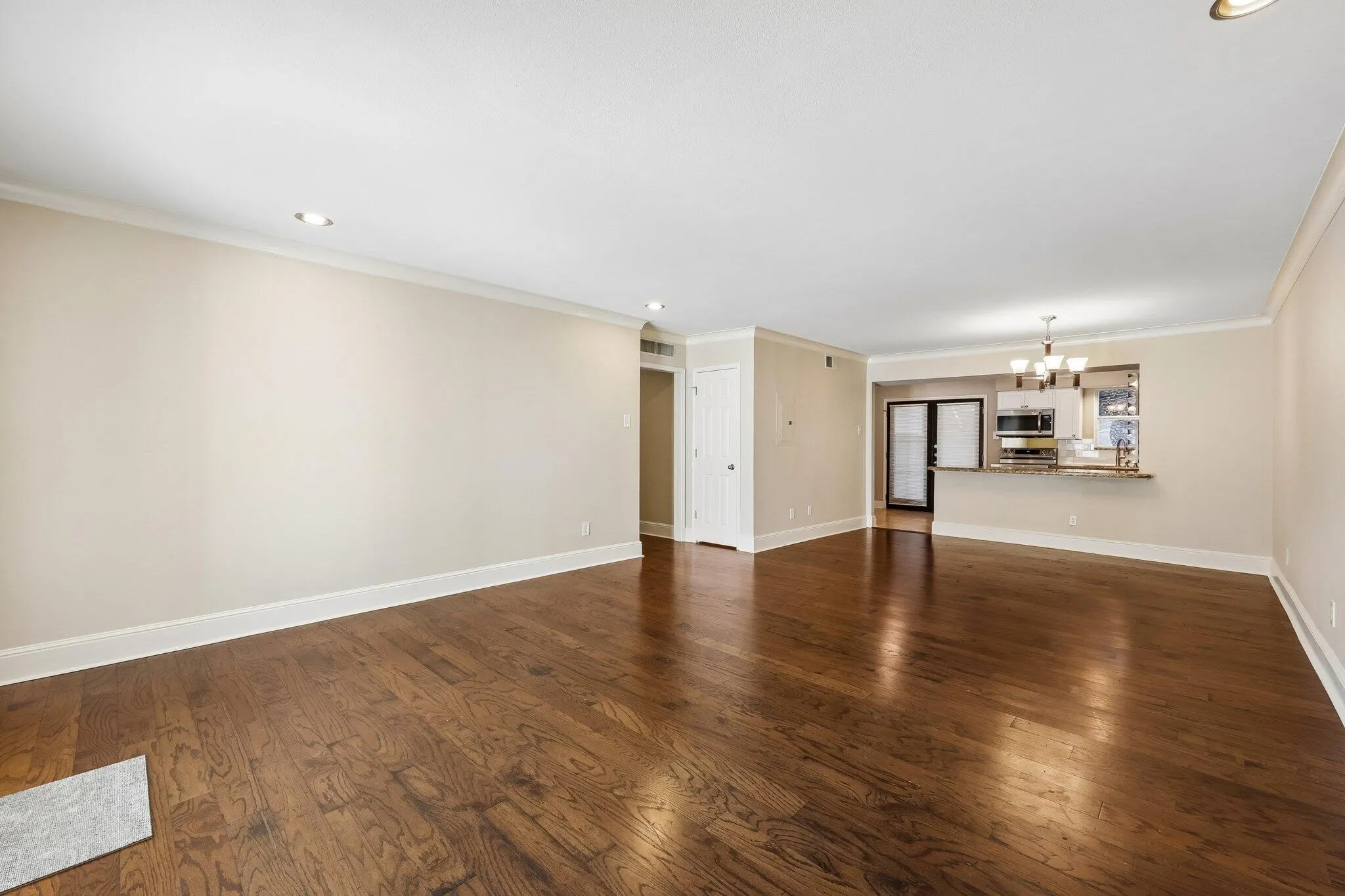 Condominium For Sale in Dallas County , 7730 Meadow Road 106, Dallas, Texas 75230, 3 Bedroom, 2 Bathroom, Garage spaces, 1,559 Sqft, built in 2004, mls#21310020, Real Estate Agent in Dallas, Homes For Sale in Dallas county, Homes For Sale in Dallas, Realtor in Dallas Texas, Real Estate Brokerage Independent Realty Texas, Luminita Cordes Realtor