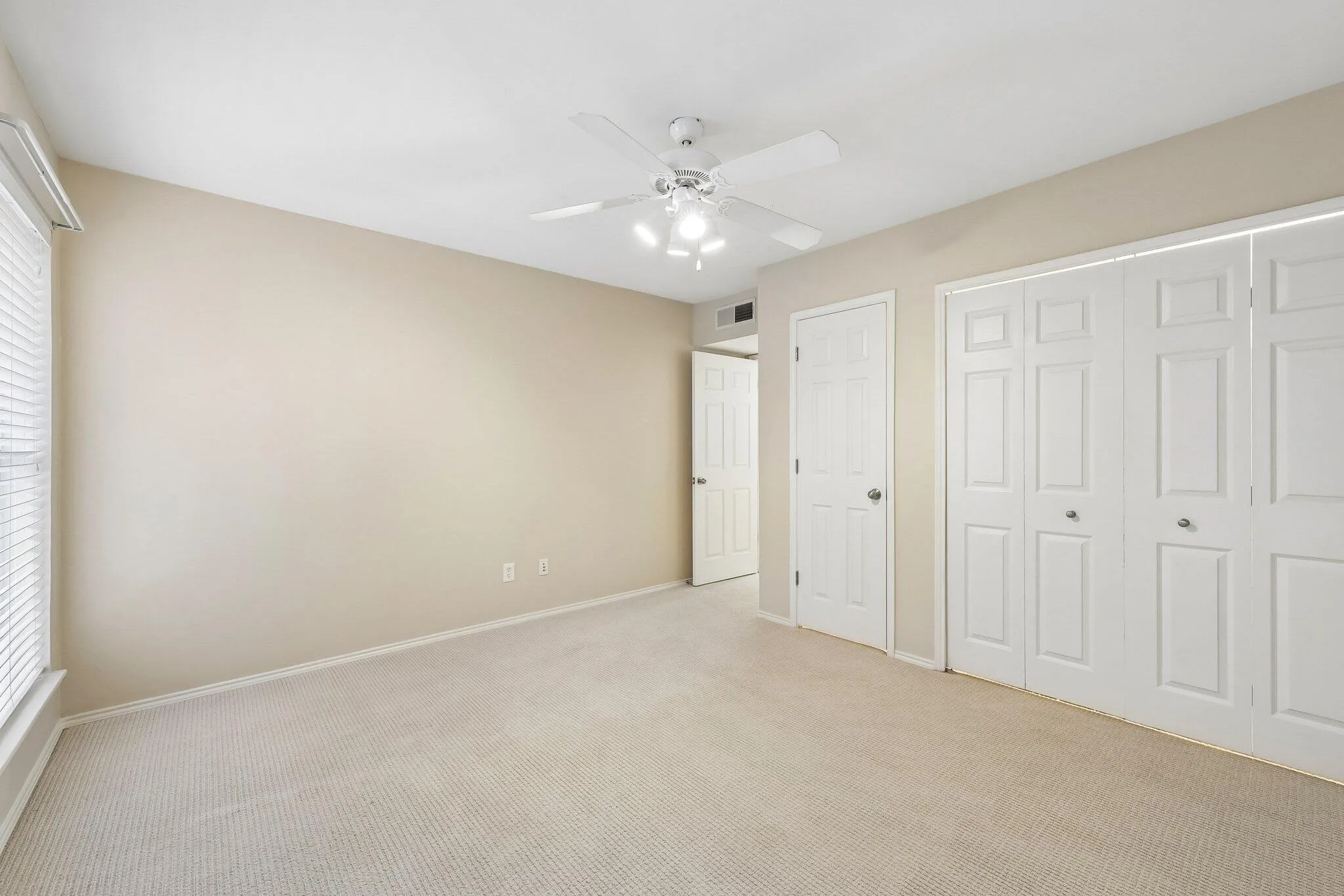 Condominium For Sale in Dallas County , 7730 Meadow Road 106, Dallas, Texas 75230, 3 Bedroom, 2 Bathroom, Garage spaces, 1,559 Sqft, built in 2004, mls#21310020, Real Estate Agent in Dallas, Homes For Sale in Dallas county, Homes For Sale in Dallas, Realtor in Dallas Texas, Real Estate Brokerage Independent Realty Texas, Luminita Cordes Realtor