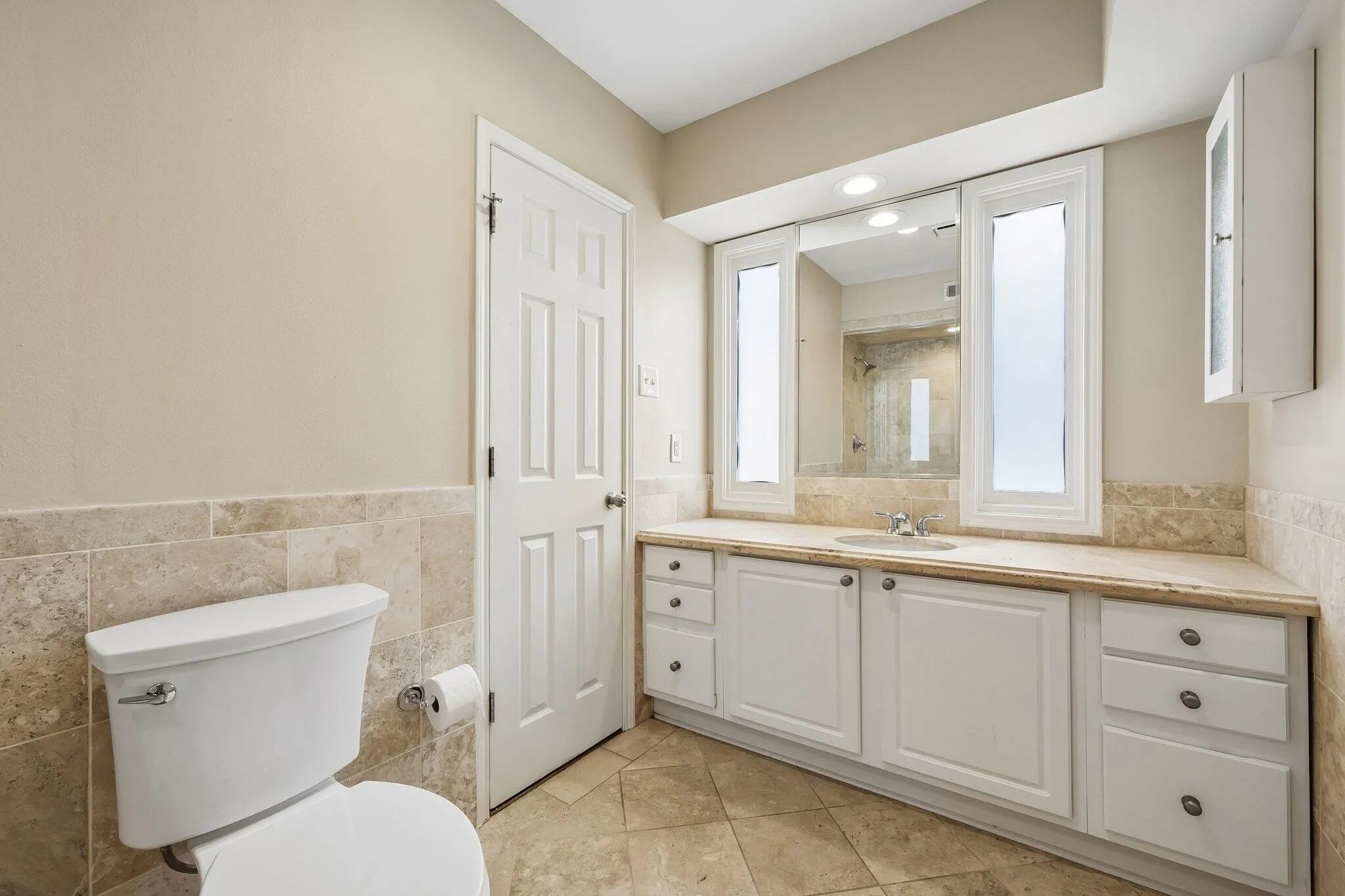 Condominium For Sale in Dallas County , 7730 Meadow Road 106, Dallas, Texas 75230, 3 Bedroom, 2 Bathroom, Garage spaces, 1,559 Sqft, built in 2004, mls#21310020, Real Estate Agent in Dallas, Homes For Sale in Dallas county, Homes For Sale in Dallas, Realtor in Dallas Texas, Real Estate Brokerage Independent Realty Texas, Luminita Cordes Realtor