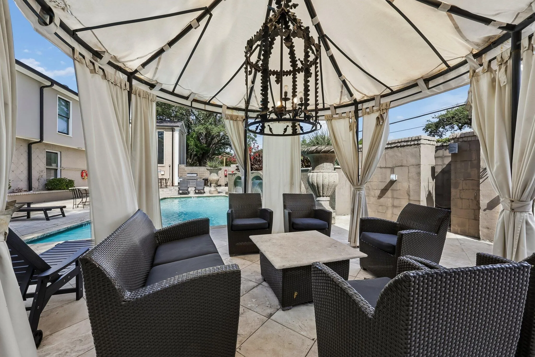 Condominium For Sale in Dallas County , 7730 Meadow Road 106, Dallas, Texas 75230, 3 Bedroom, 2 Bathroom, Garage spaces, 1,559 Sqft, built in 2004, mls#21310020, Real Estate Agent in Dallas, Homes For Sale in Dallas county, Homes For Sale in Dallas, Realtor in Dallas Texas, Real Estate Brokerage Independent Realty Texas, Luminita Cordes Realtor