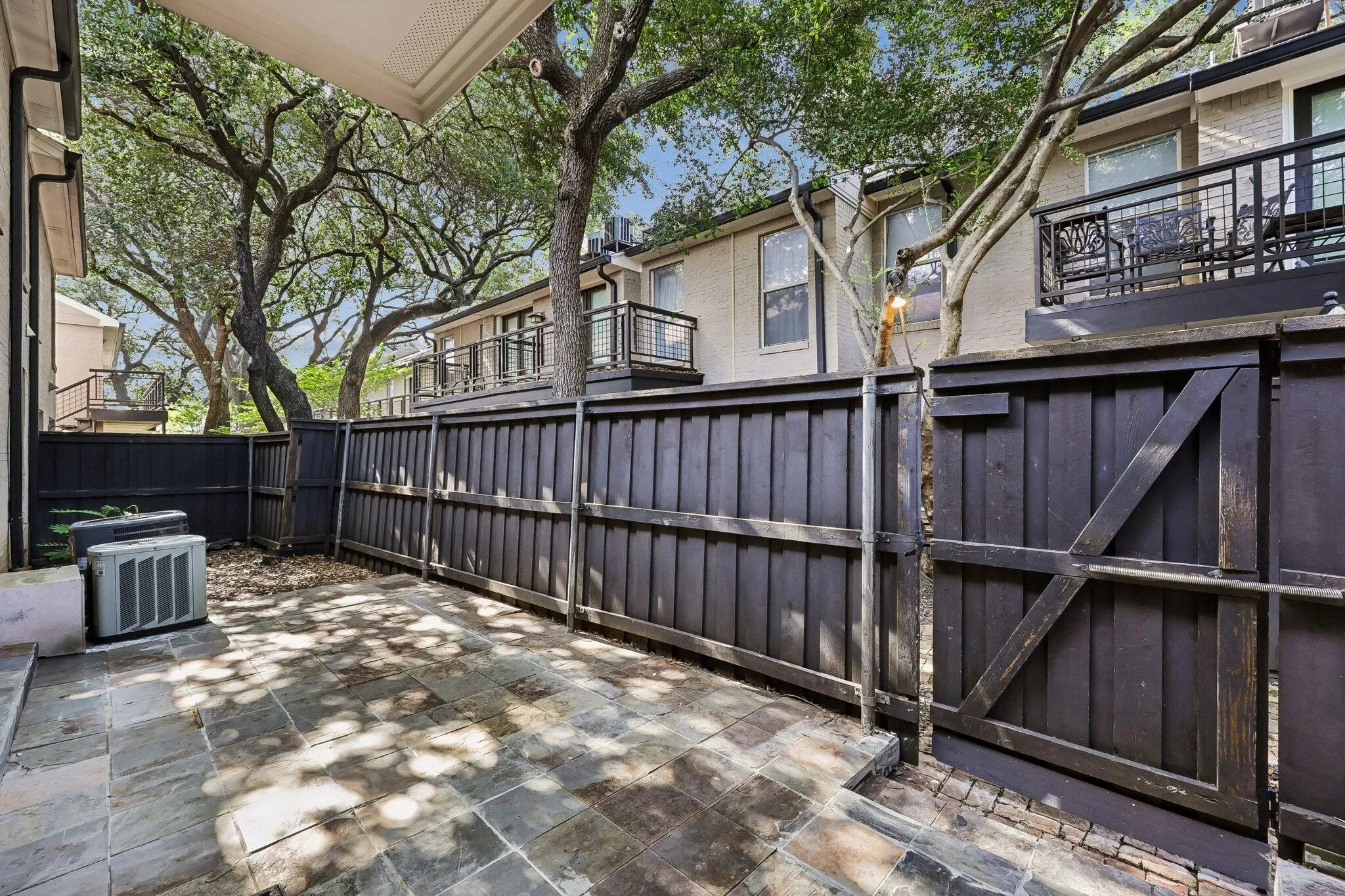Condominium For Sale in Dallas County , 7730 Meadow Road 106, Dallas, Texas 75230, 3 Bedroom, 2 Bathroom, Garage spaces, 1,559 Sqft, built in 2004, mls#21310020, Real Estate Agent in Dallas, Homes For Sale in Dallas county, Homes For Sale in Dallas, Realtor in Dallas Texas, Real Estate Brokerage Independent Realty Texas, Luminita Cordes Realtor