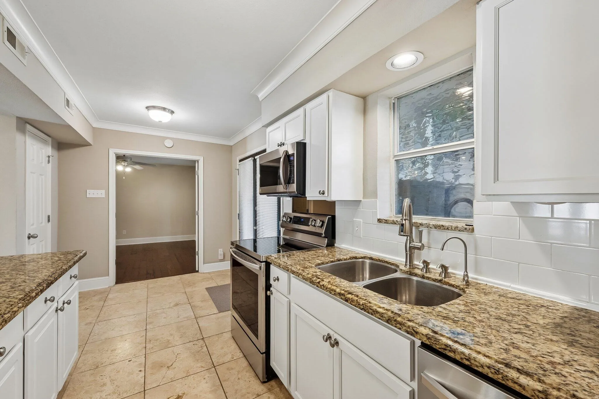 Condominium For Sale in Dallas County , 7730 Meadow Road 106, Dallas, Texas 75230, 3 Bedroom, 2 Bathroom, Garage spaces, 1,559 Sqft, built in 2004, mls#21310020, Real Estate Agent in Dallas, Homes For Sale in Dallas county, Homes For Sale in Dallas, Realtor in Dallas Texas, Real Estate Brokerage Independent Realty Texas, Luminita Cordes Realtor