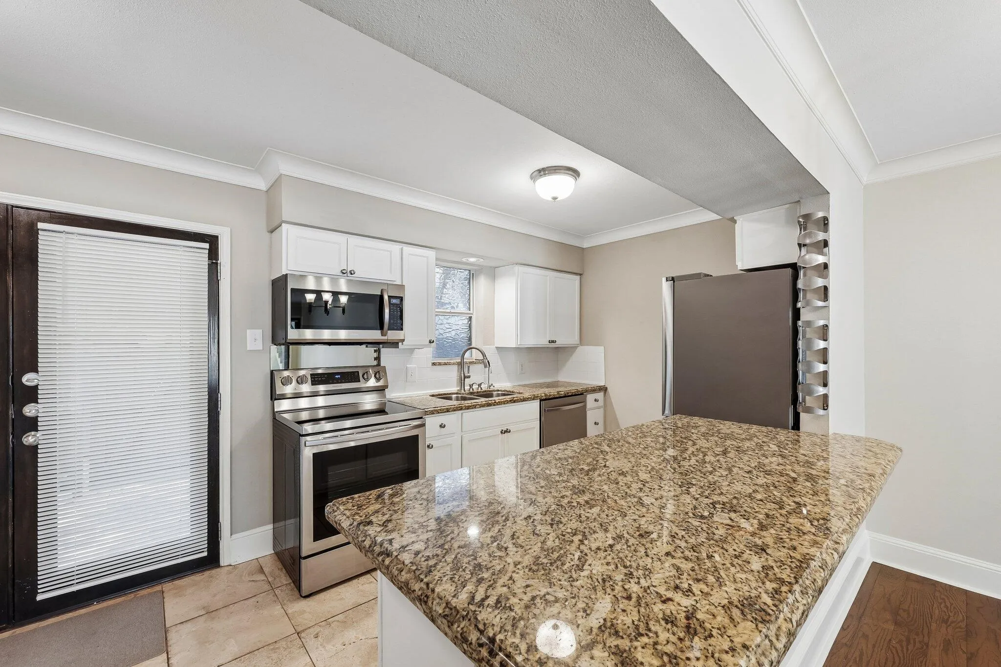 Condominium For Sale in Dallas County , 7730 Meadow Road 106, Dallas, Texas 75230, 3 Bedroom, 2 Bathroom, Garage spaces, 1,559 Sqft, built in 2004, mls#21310020, Real Estate Agent in Dallas, Homes For Sale in Dallas county, Homes For Sale in Dallas, Realtor in Dallas Texas, Real Estate Brokerage Independent Realty Texas, Luminita Cordes Realtor