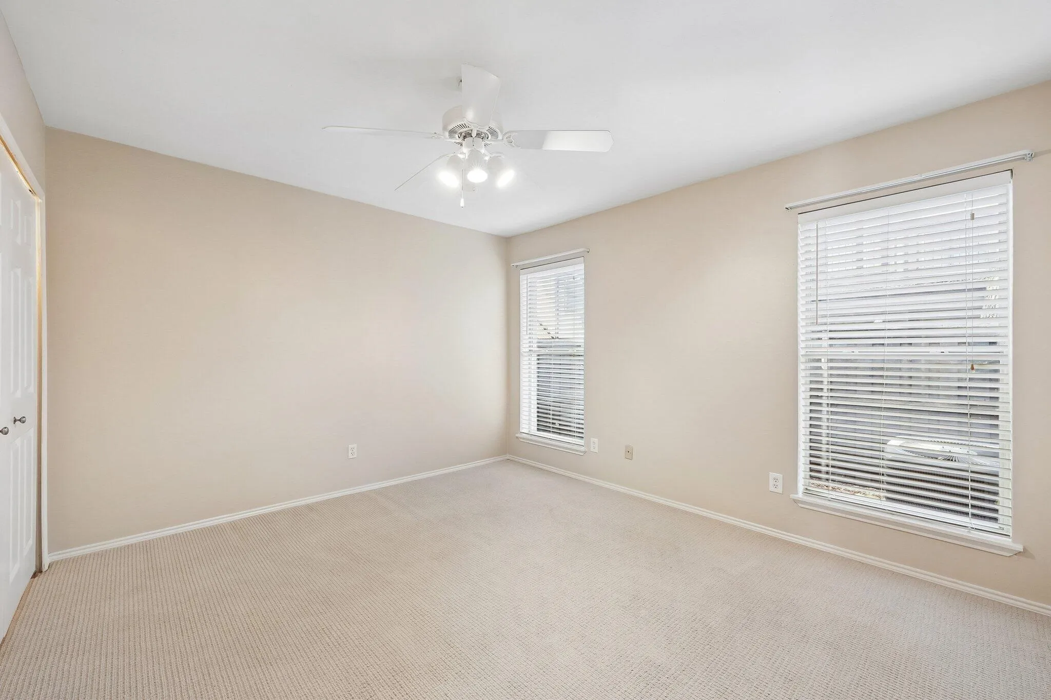 Condominium For Sale in Dallas County , 7730 Meadow Road 106, Dallas, Texas 75230, 3 Bedroom, 2 Bathroom, Garage spaces, 1,559 Sqft, built in 2004, mls#21310020, Real Estate Agent in Dallas, Homes For Sale in Dallas county, Homes For Sale in Dallas, Realtor in Dallas Texas, Real Estate Brokerage Independent Realty Texas, Luminita Cordes Realtor