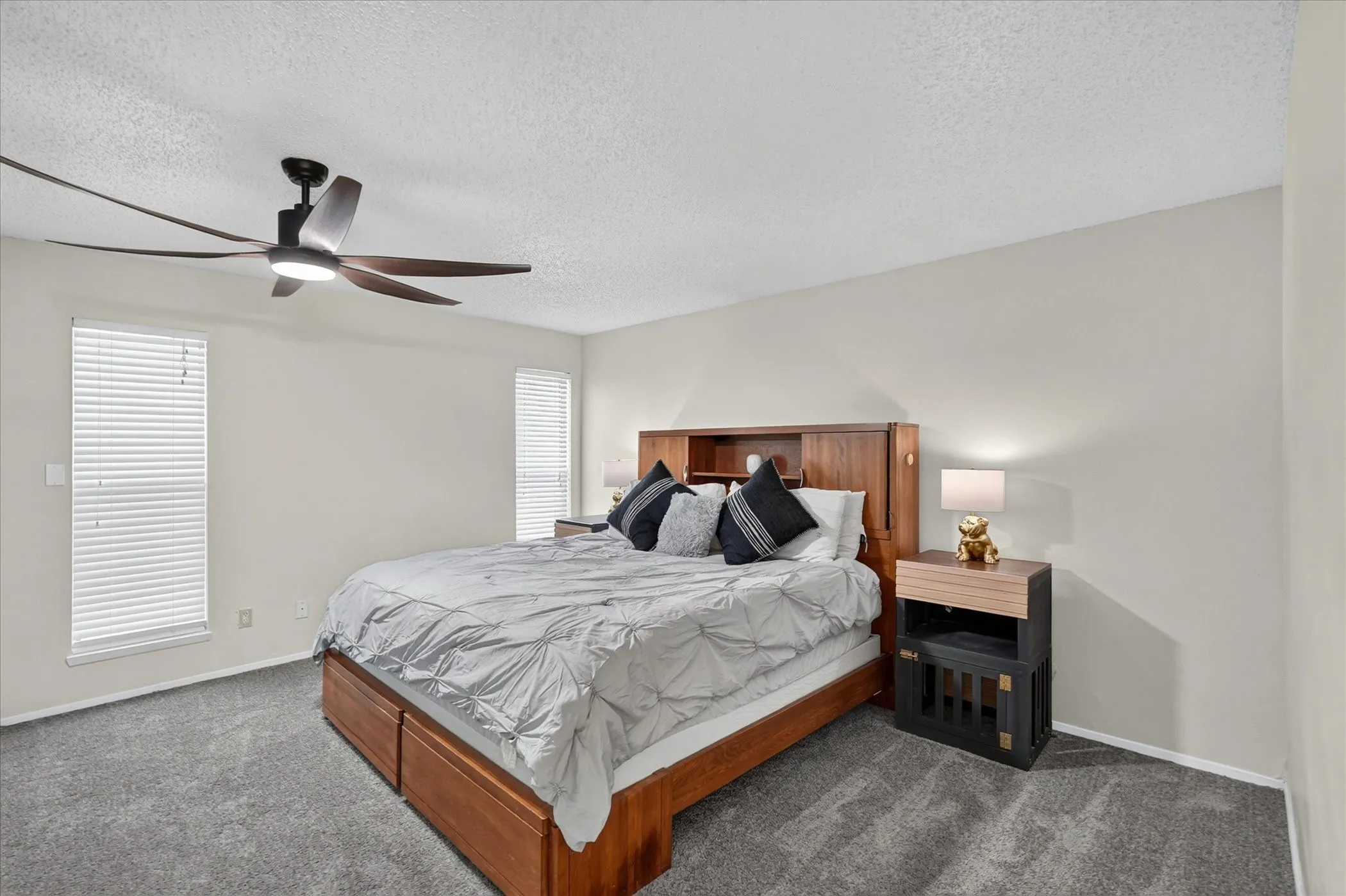 Single Family Residence For Sale in Dallas County , 2806 Holy Cross Lane, Garland, Texas 75044, 3 Bedroom, 2 Bathroom, 2 Garage spaces, 1,548 Sqft, built in 1977, mls#21309228, Real Estate Agent in Garland, Homes For Sale in Dallas county, Homes For Sale in Garland, Realtor in Garland Texas, Real Estate Brokerage Independent Realty Texas, Luminita Cordes Realtor