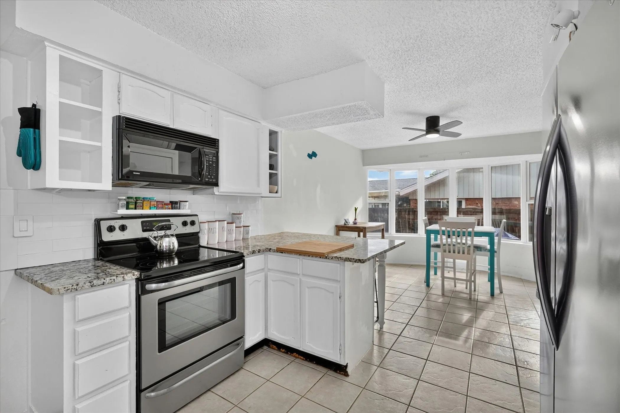 Single Family Residence For Sale in Dallas County , 2806 Holy Cross Lane, Garland, Texas 75044, 3 Bedroom, 2 Bathroom, 2 Garage spaces, 1,548 Sqft, built in 1977, mls#21309228, Real Estate Agent in Garland, Homes For Sale in Dallas county, Homes For Sale in Garland, Realtor in Garland Texas, Real Estate Brokerage Independent Realty Texas, Luminita Cordes Realtor