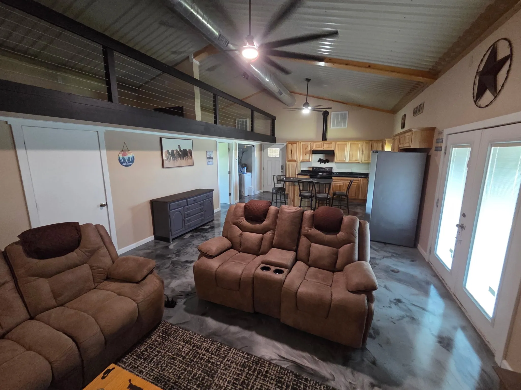 Single Family Residence For Sale in Taylor County , 613-B N Access Road, Tye, Texas 79603, 2 Bedroom, 1 Bathroom, 2 Garage spaces, 1,800 Sqft, built in 2018, Price $499,500, mls#21310027, Real Estate Agent in Tye, Homes For Sale in Taylor county, Homes For Sale in Tye, Realtor in Tye Texas, Real Estate Brokerage Independent Realty Texas, Luminita Cordes Realtor