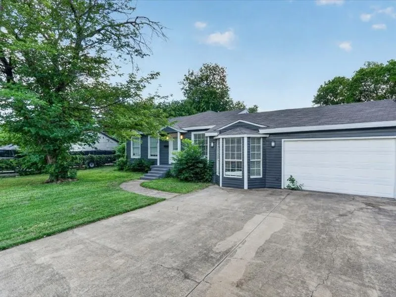 Single Family Residence For Sale in Dallas County , 6633 Emhouse Street, Dallas, Texas 75232, 4 Bedroom, 2 Bathroom, 1 Garage spaces, 1,738 Sqft, built in 1949, mls#21309728, Real Estate Agent in Dallas, Homes For Sale in Dallas county, Homes For Sale in Dallas, Realtor in Dallas Texas, Real Estate Brokerage Independent Realty Texas, Luminita Cordes Realtor