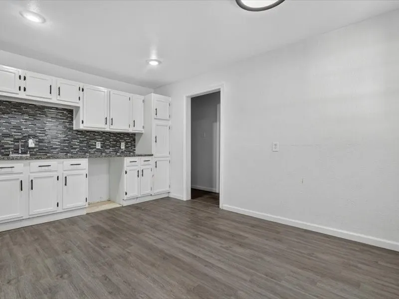 Single Family Residence For Sale in Dallas County , 6633 Emhouse Street, Dallas, Texas 75232, 4 Bedroom, 2 Bathroom, 1 Garage spaces, 1,738 Sqft, built in 1949, mls#21309728, Real Estate Agent in Dallas, Homes For Sale in Dallas county, Homes For Sale in Dallas, Realtor in Dallas Texas, Real Estate Brokerage Independent Realty Texas, Luminita Cordes Realtor