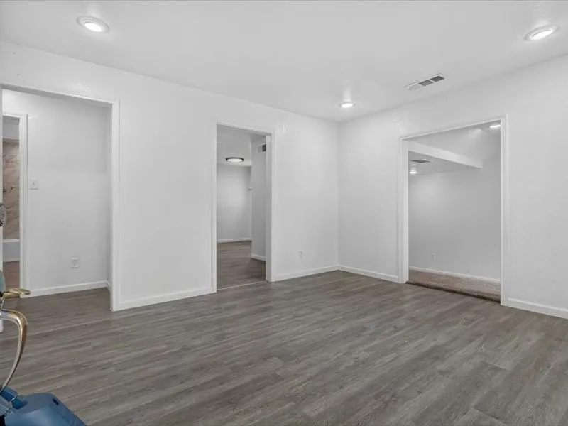 Single Family Residence For Sale in Dallas County , 6633 Emhouse Street, Dallas, Texas 75232, 4 Bedroom, 2 Bathroom, 1 Garage spaces, 1,738 Sqft, built in 1949, mls#21309728, Real Estate Agent in Dallas, Homes For Sale in Dallas county, Homes For Sale in Dallas, Realtor in Dallas Texas, Real Estate Brokerage Independent Realty Texas, Luminita Cordes Realtor
