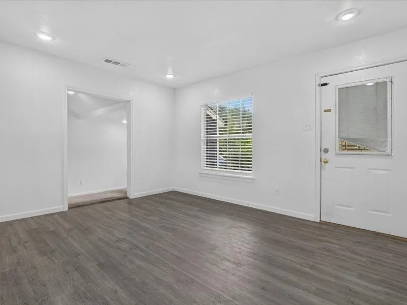 Single Family Residence For Sale in Dallas County , 6633 Emhouse Street, Dallas, Texas 75232, 4 Bedroom, 2 Bathroom, 1 Garage spaces, 1,738 Sqft, built in 1949, mls#21309728, Real Estate Agent in Dallas, Homes For Sale in Dallas county, Homes For Sale in Dallas, Realtor in Dallas Texas, Real Estate Brokerage Independent Realty Texas, Luminita Cordes Realtor